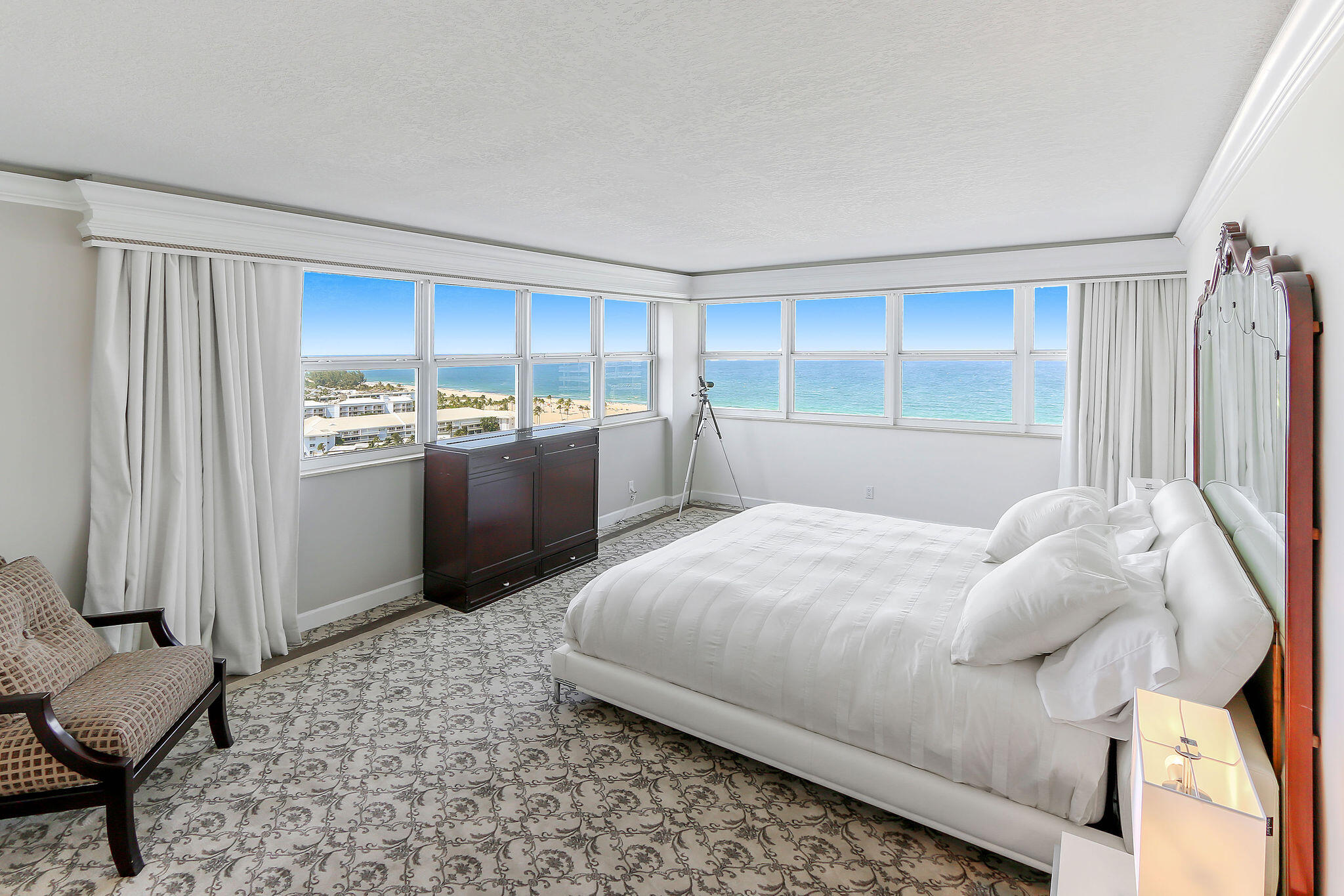 2000 S Ocean Drive 1810 Property Photo 16