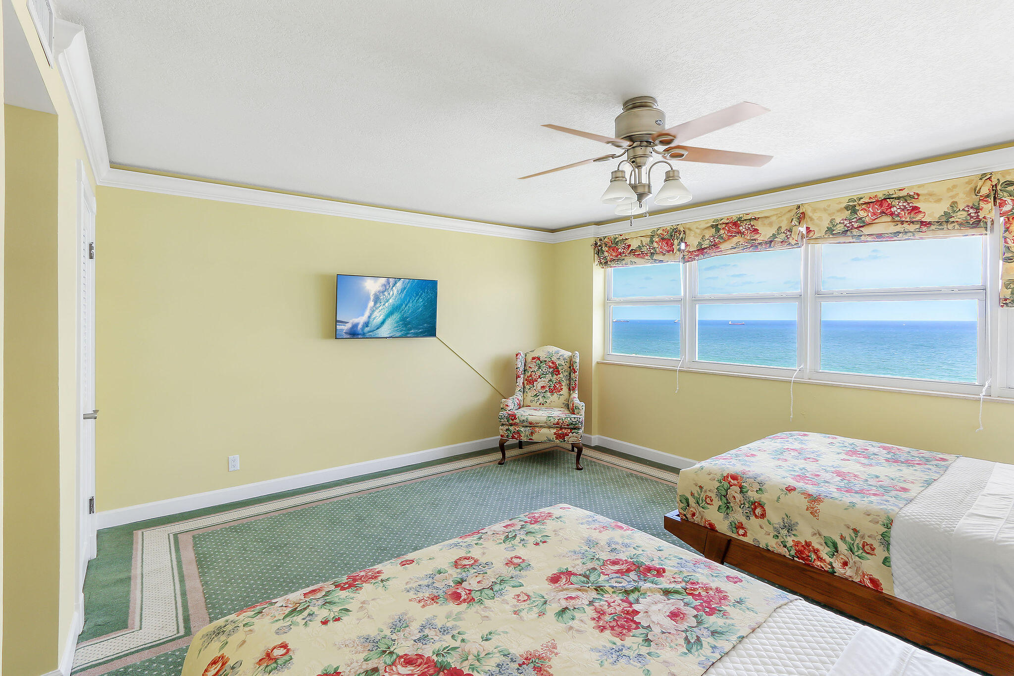 2000 S Ocean Drive 1810 Property Photo 21