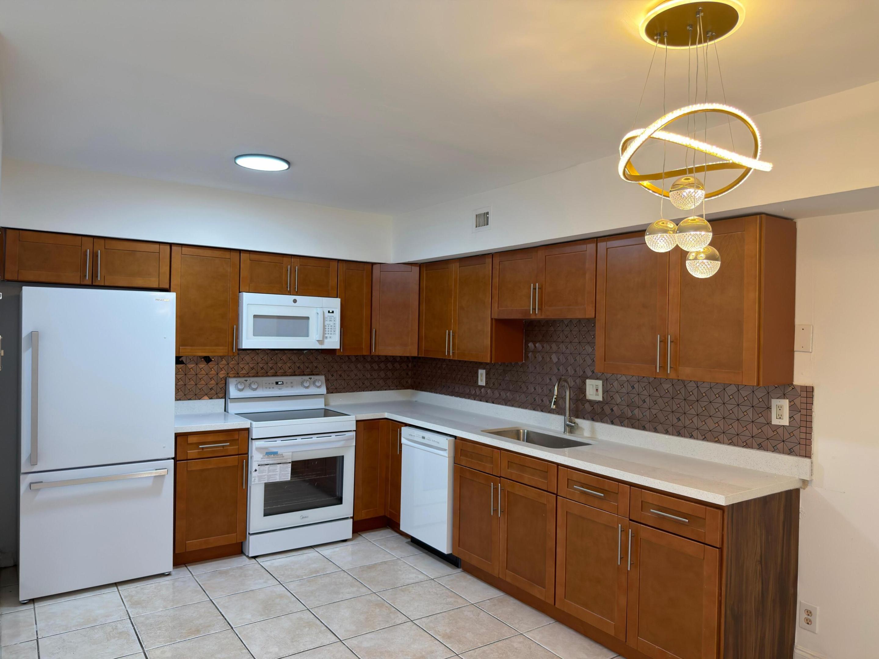 6583 Boulevard Of Champions Property Photo 9