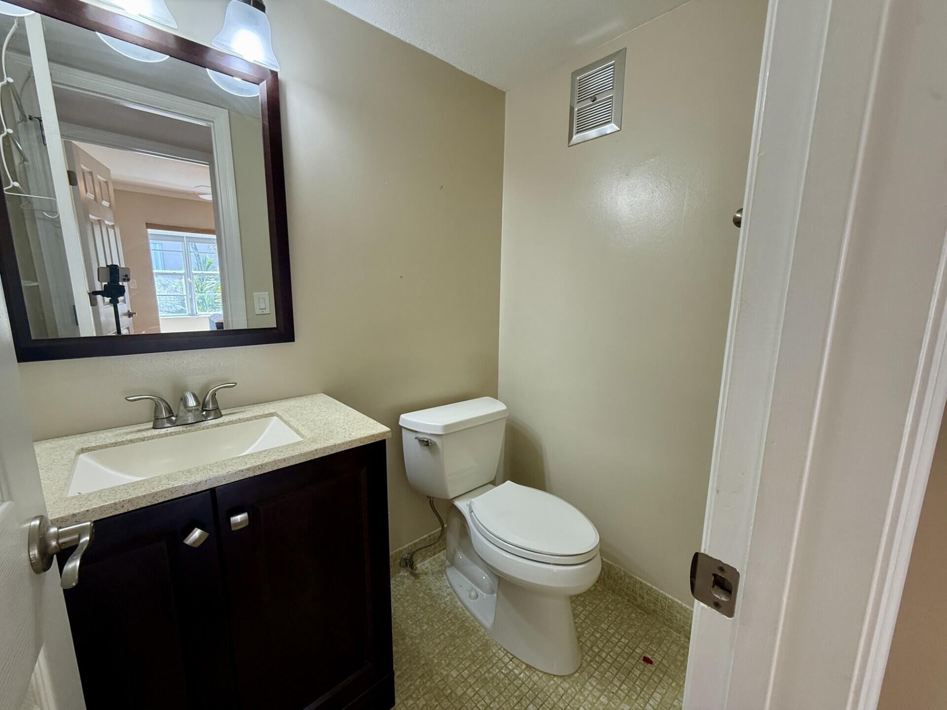 73 Hastings E Property Photo 6