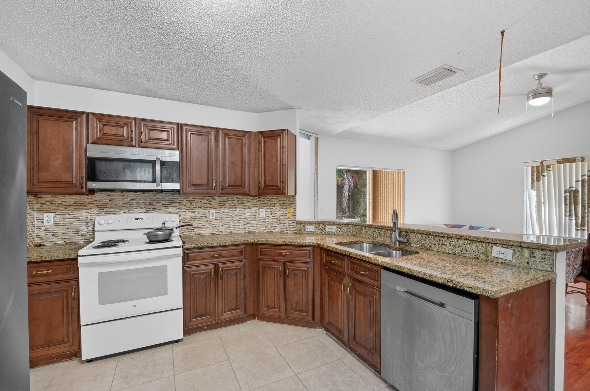 8332 Bermuda Sound Way Property Photo 14