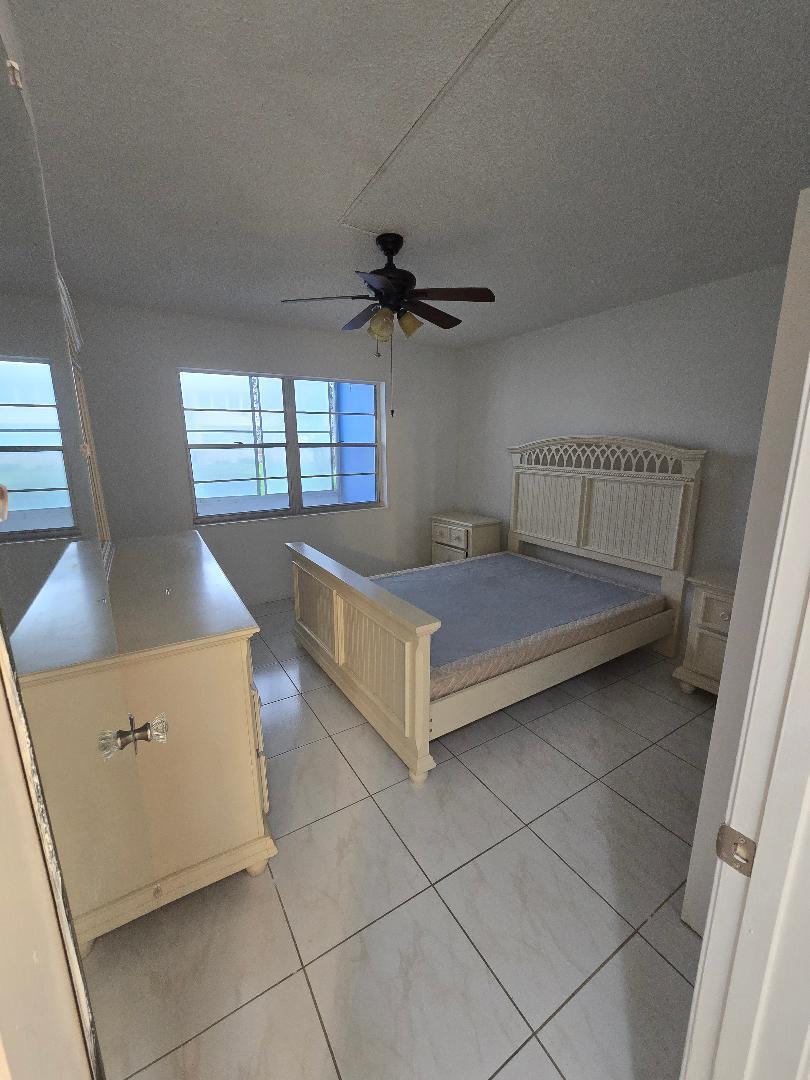 227 Kent N Property Photo 8
