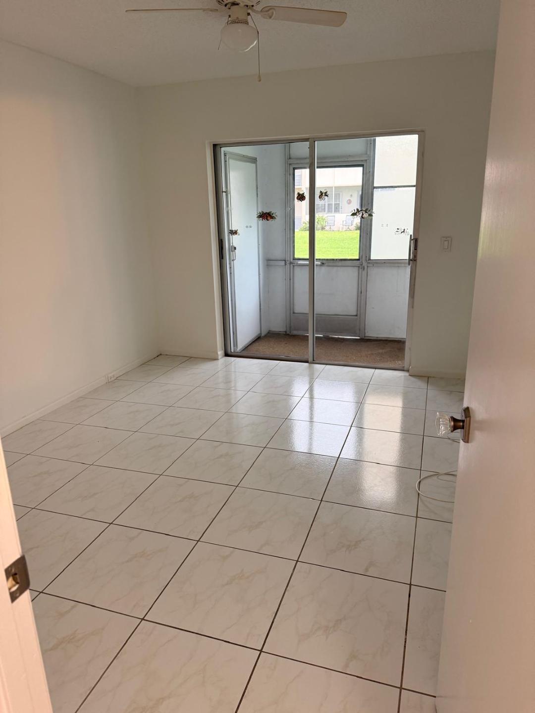 227 Kent N Property Photo 11