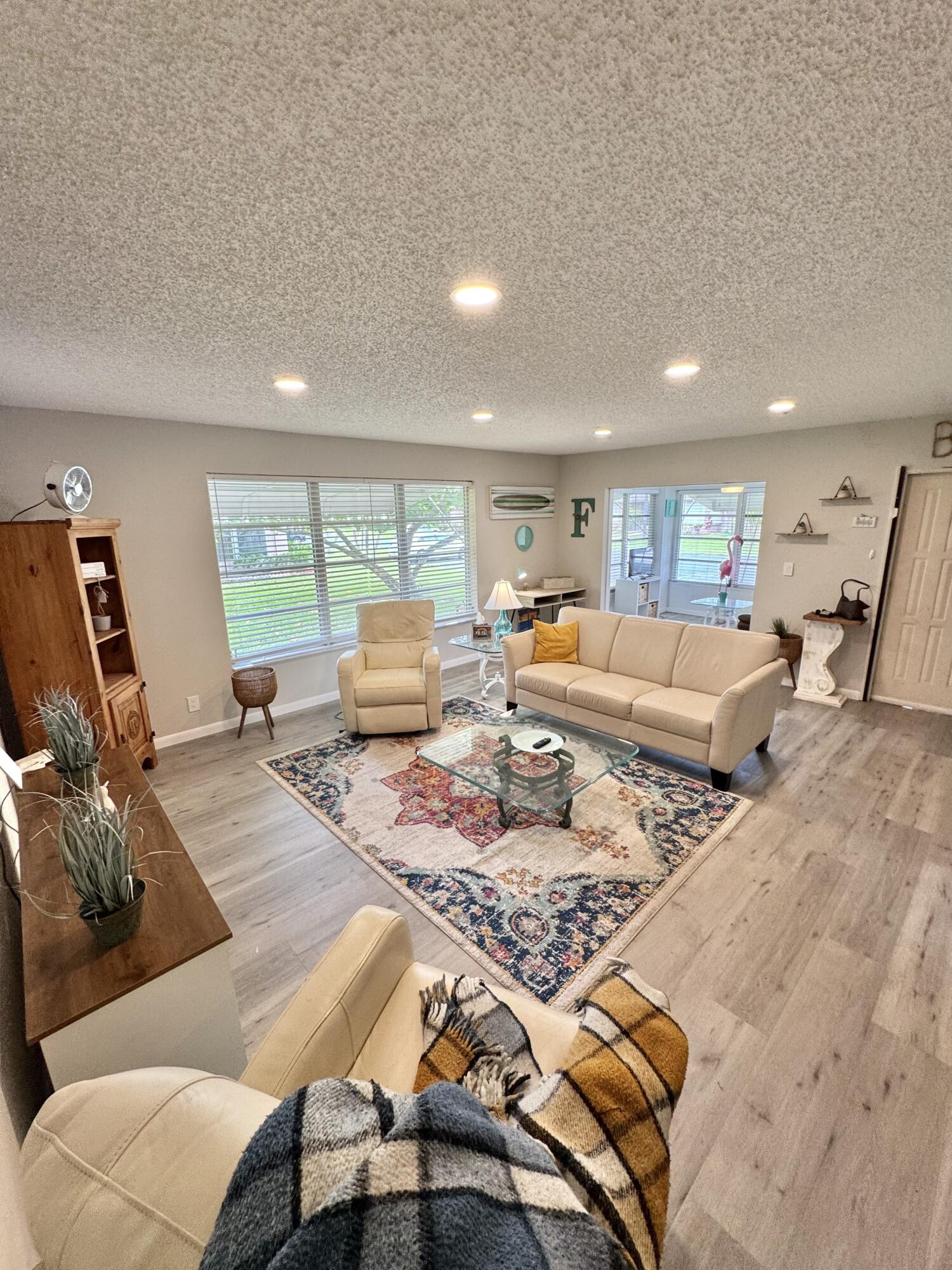 1342 High Point Way Se D Property Photo 13