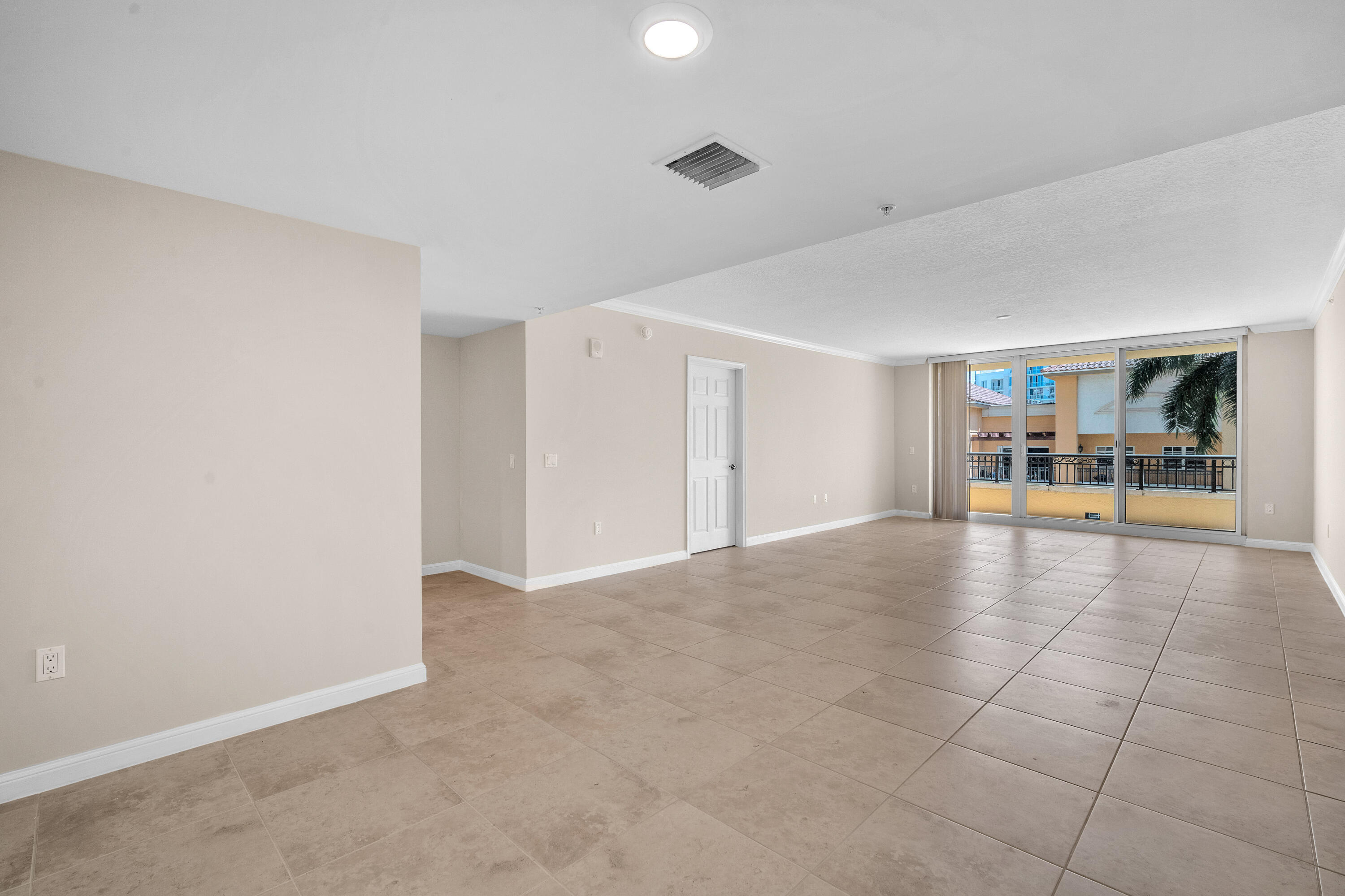 101 Plaza Real S 829 Property Photo 14