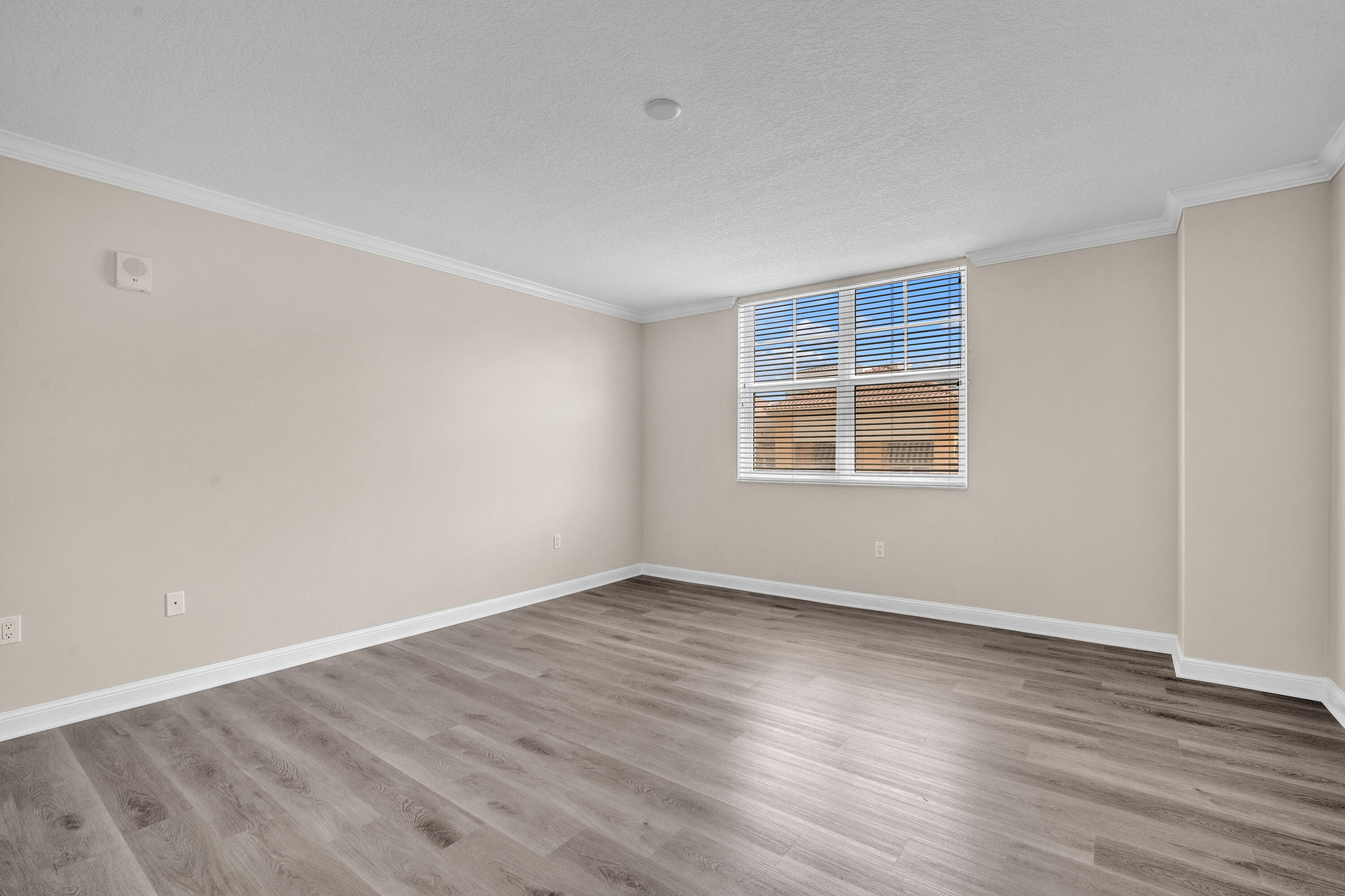 101 Plaza Real S 829 Property Photo 25