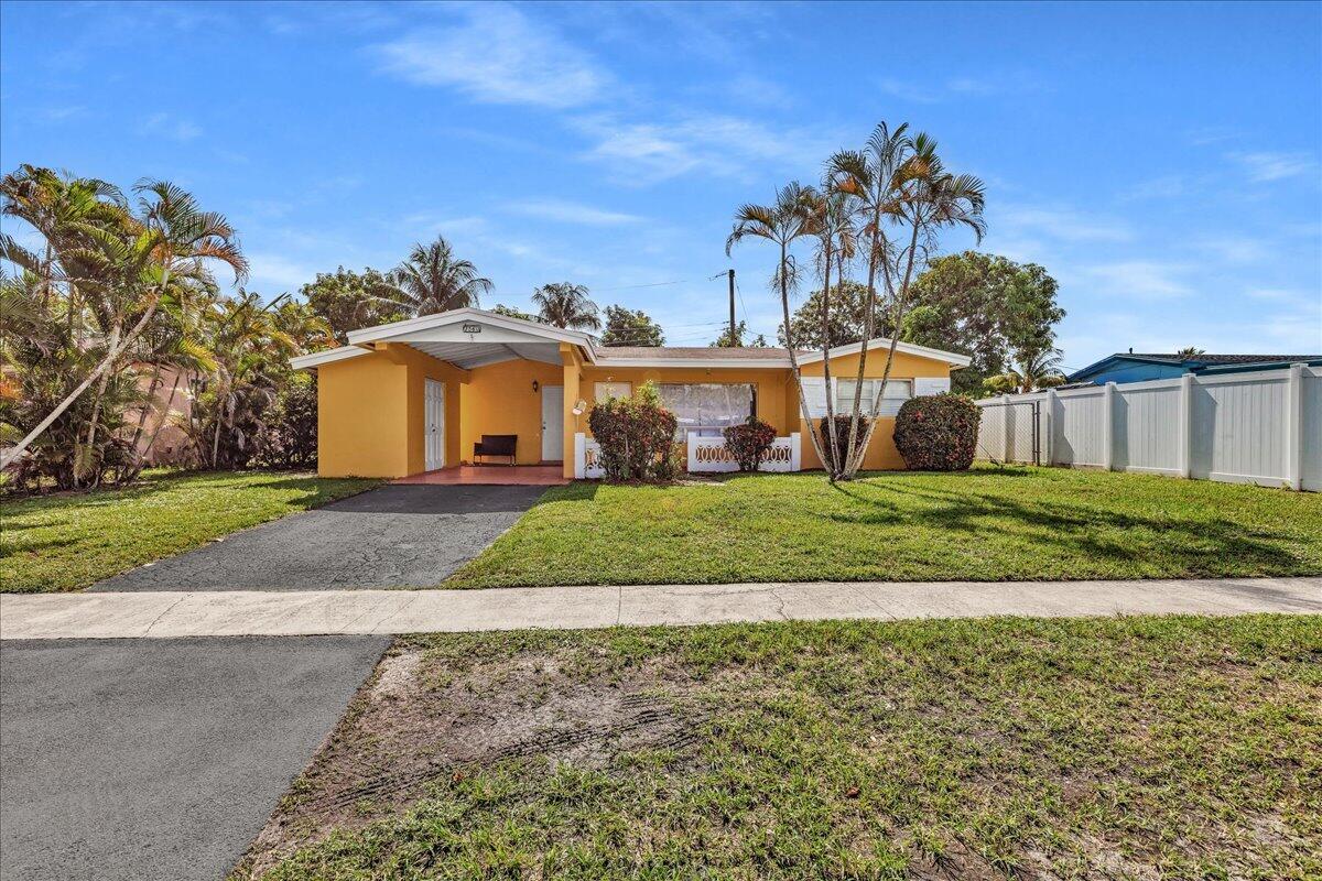 3560 Nw 34th Way Property Photo 2