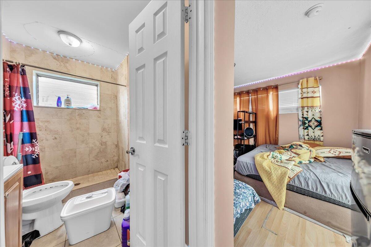 3560 Nw 34th Way Property Photo 16