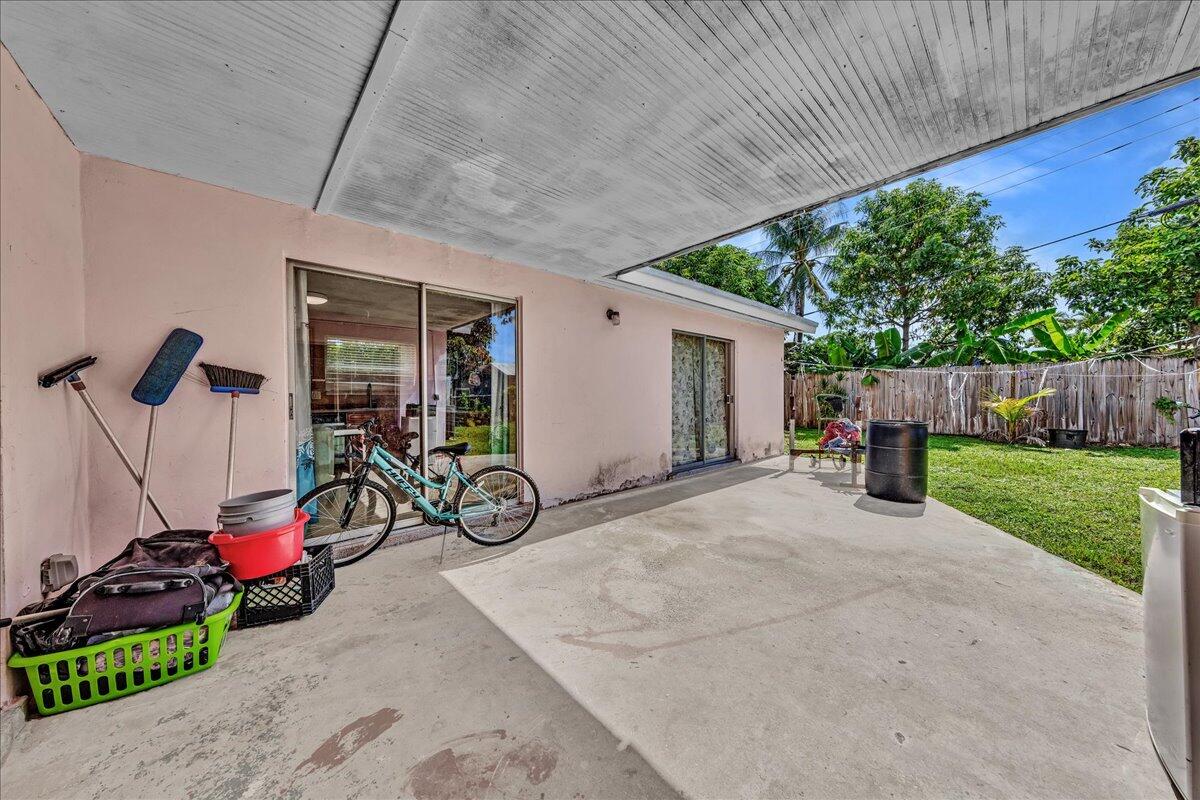 3560 Nw 34th Way Property Photo 27