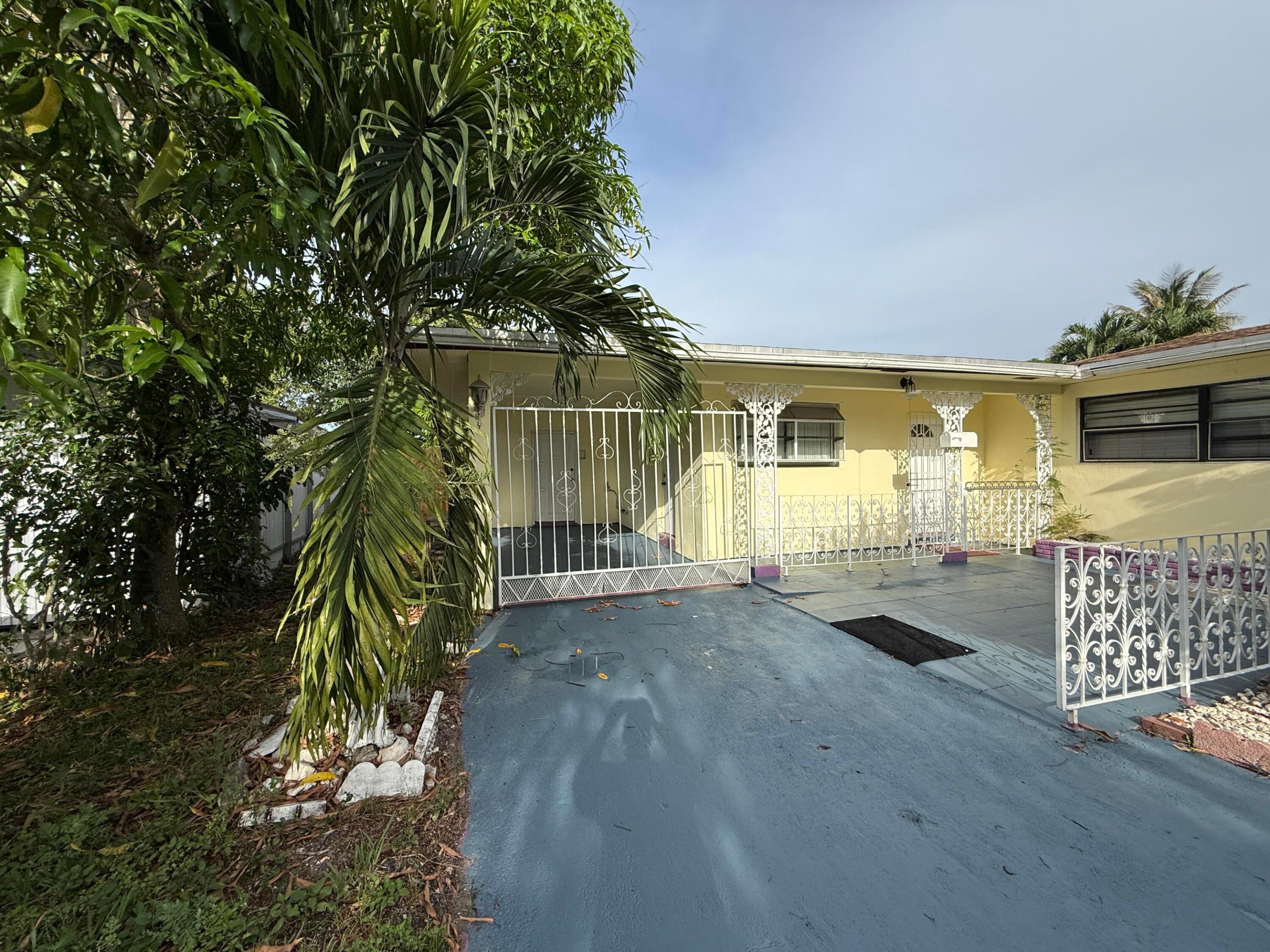 124 NW 45th Avenue