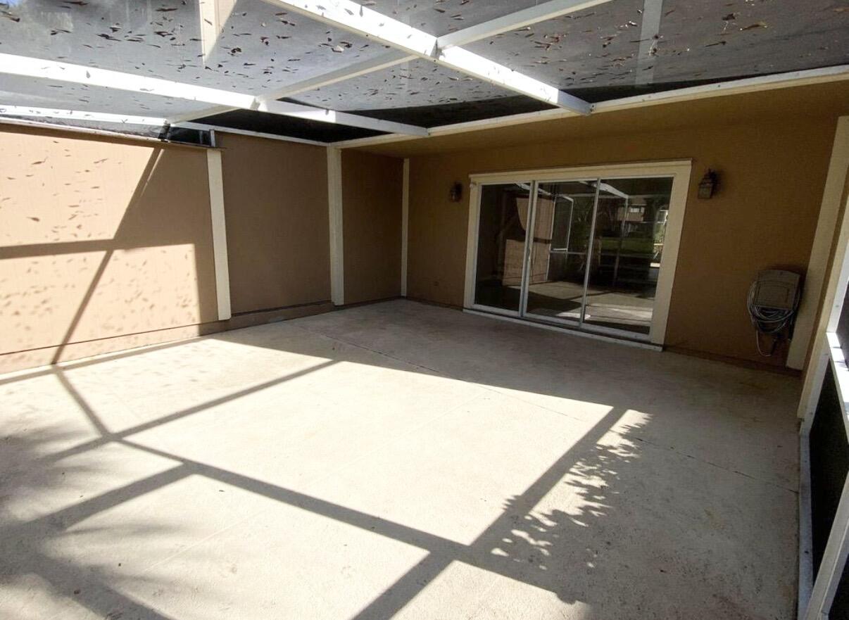 371 Maplecrest Circle Property Photo 3