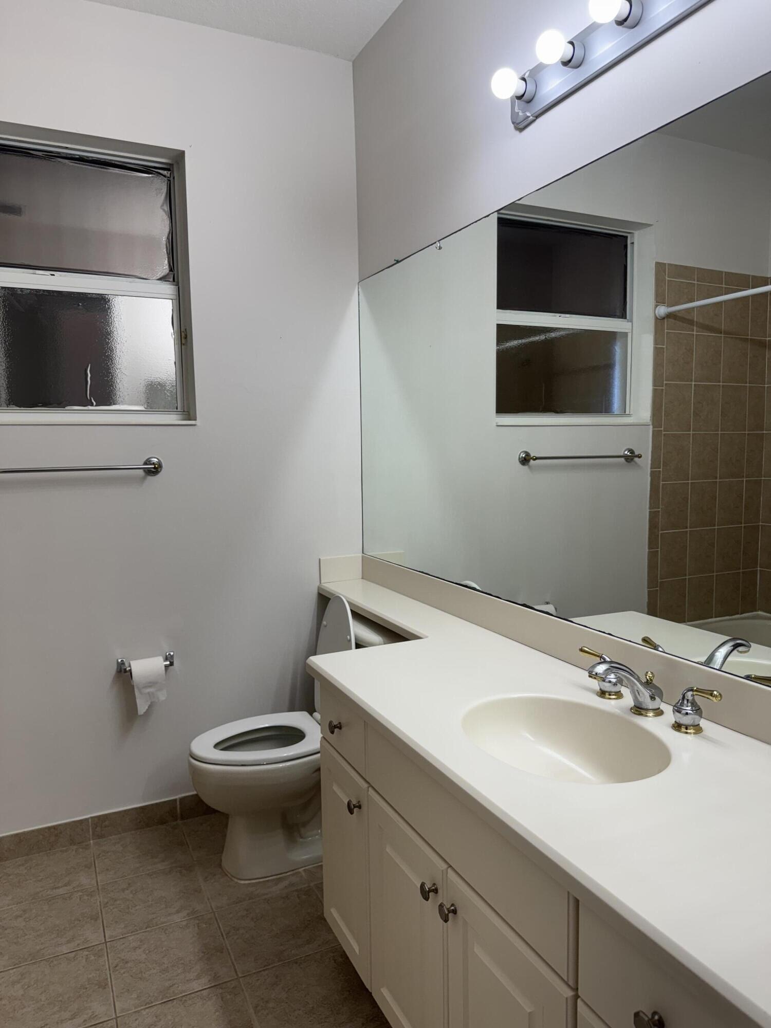2264 Newport Isles Boulevard Property Photo 9