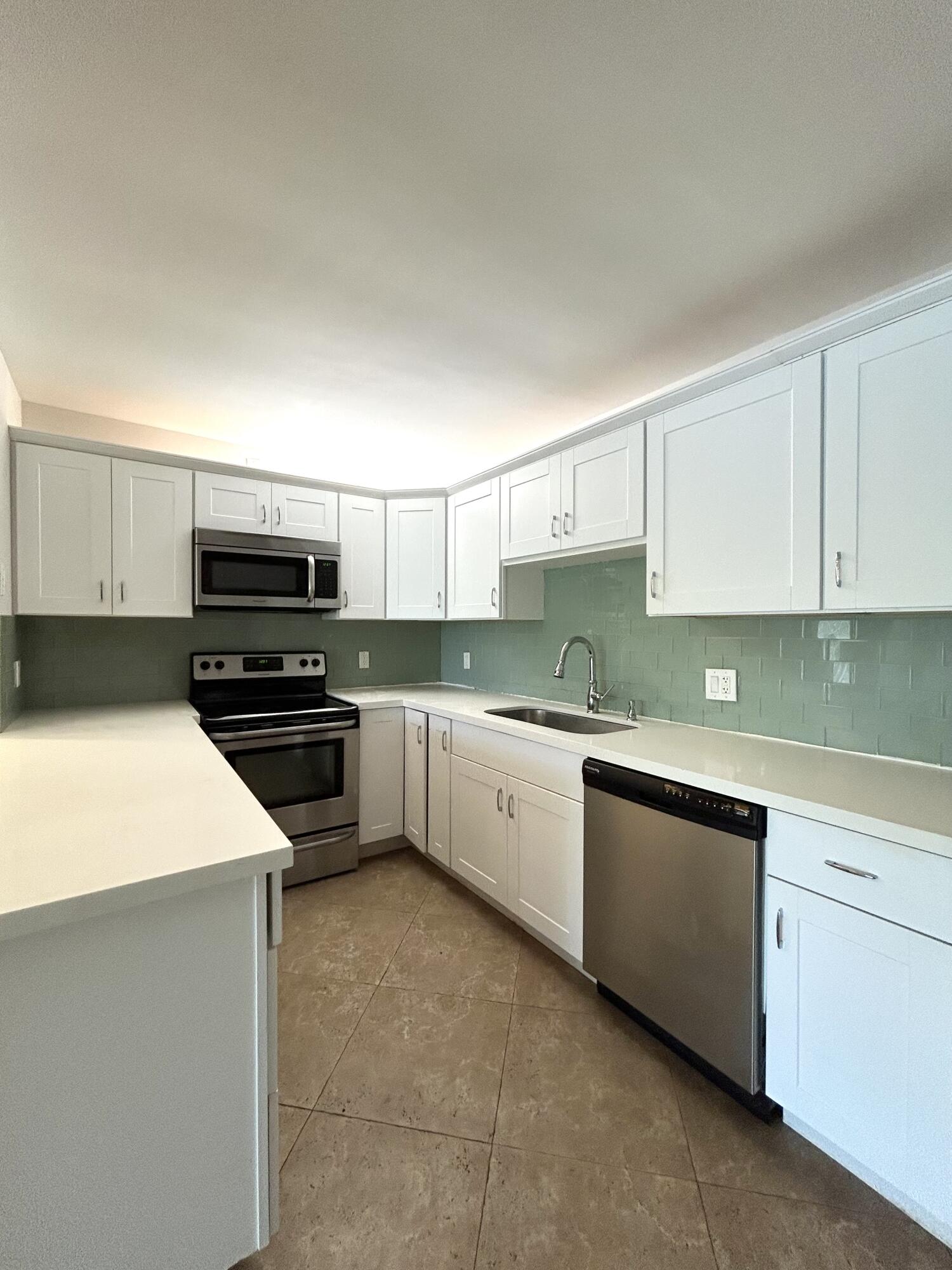 13830 Oneida Drive G1 Property Photo 1