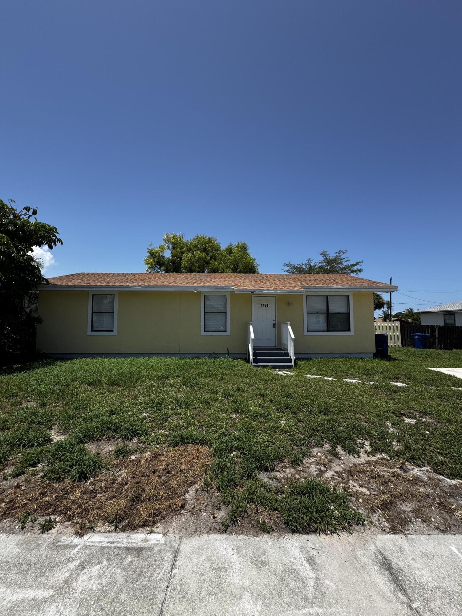 1464 W 32nd Street Property Photo 2