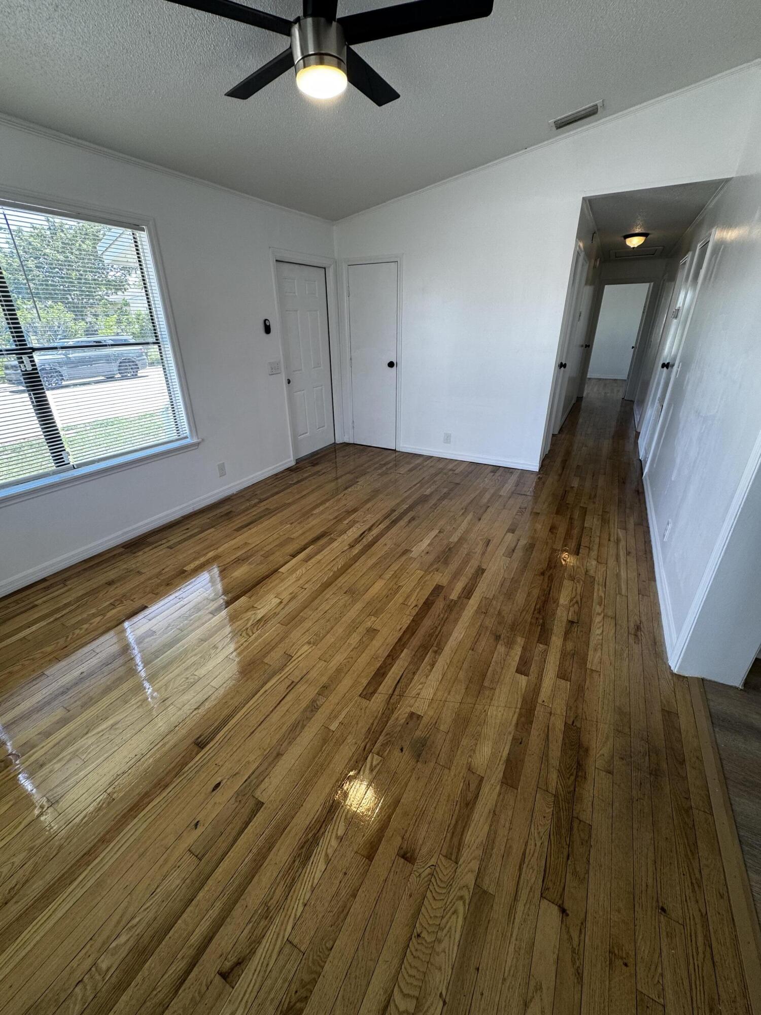 1464 W 32nd Street Property Photo 13