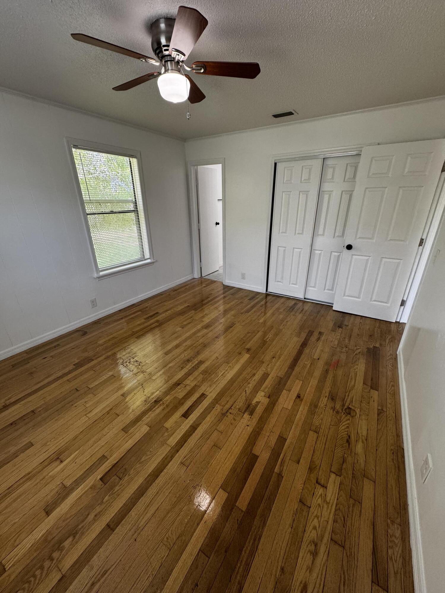 1464 W 32nd Street Property Photo 15