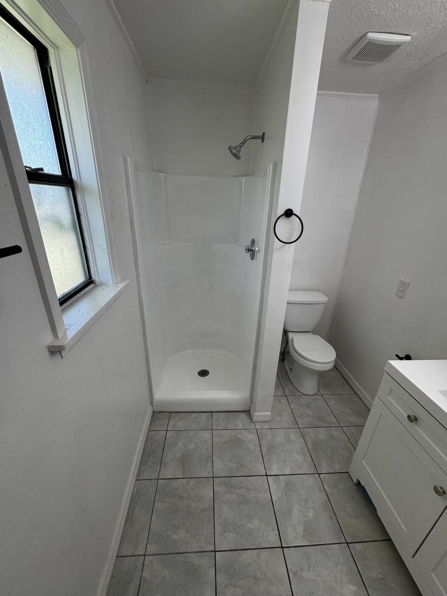 1464 W 32nd Street Property Photo 17