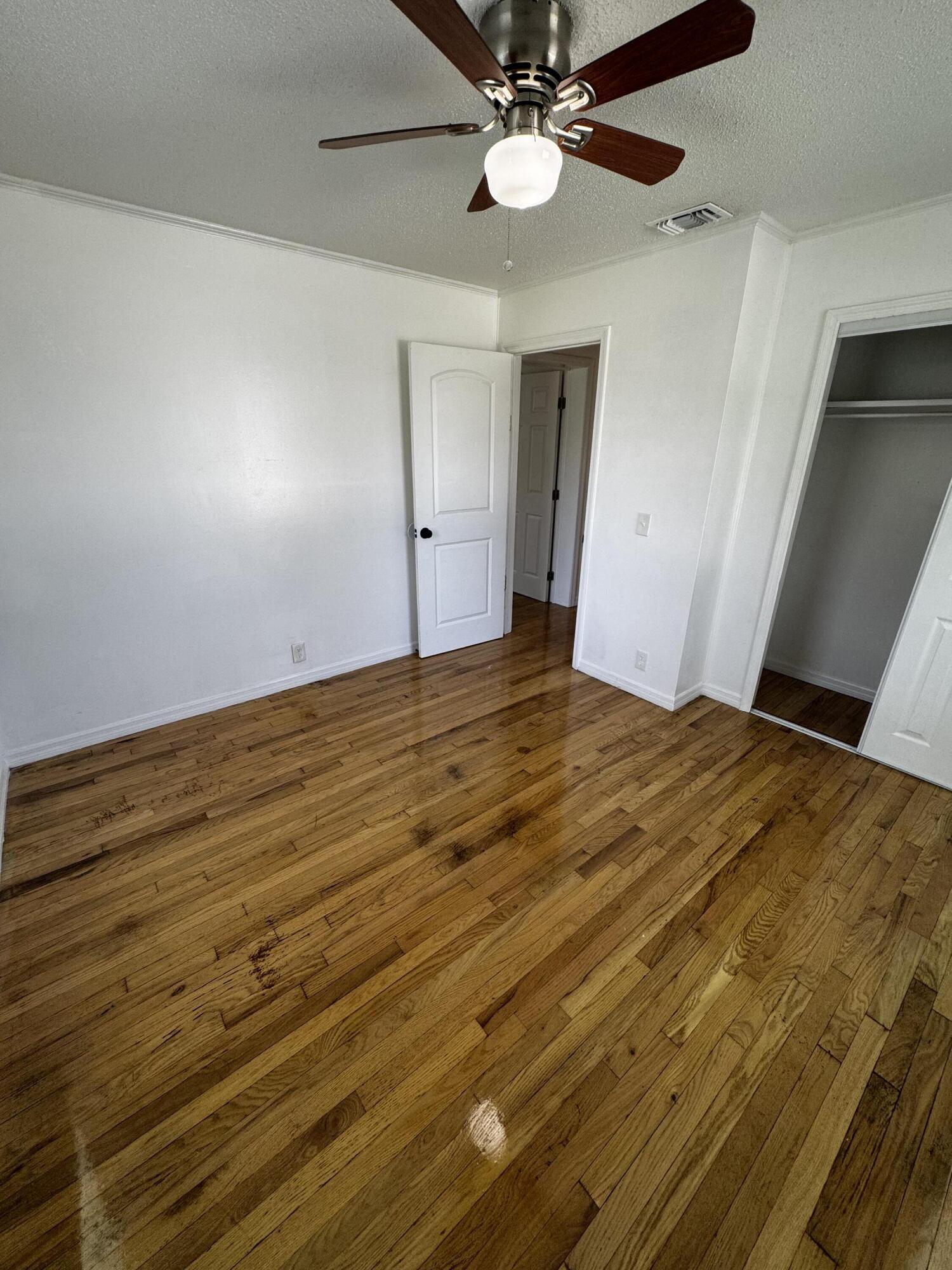 1464 W 32nd Street Property Photo 19