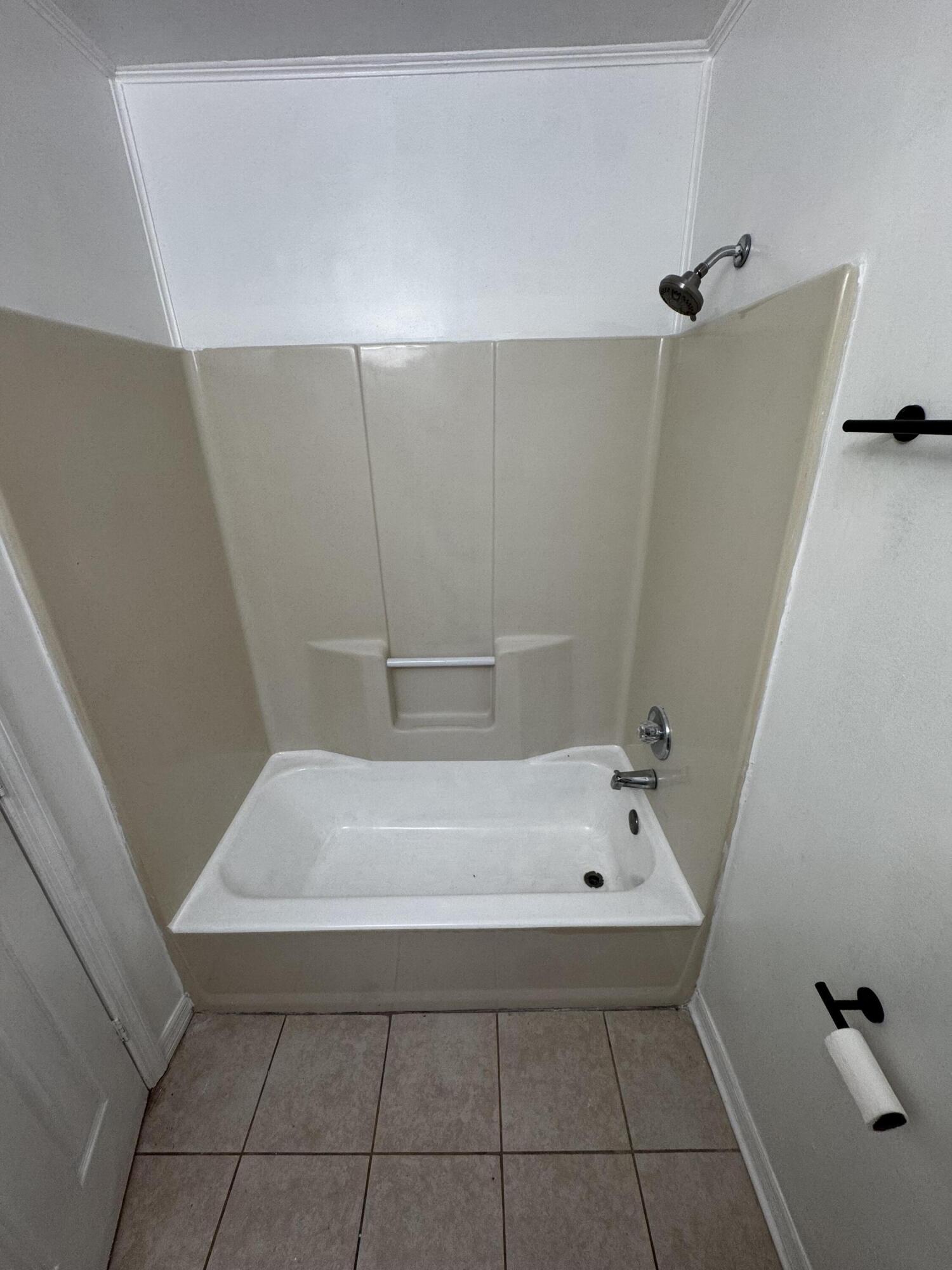 1464 W 32nd Street Property Photo 23