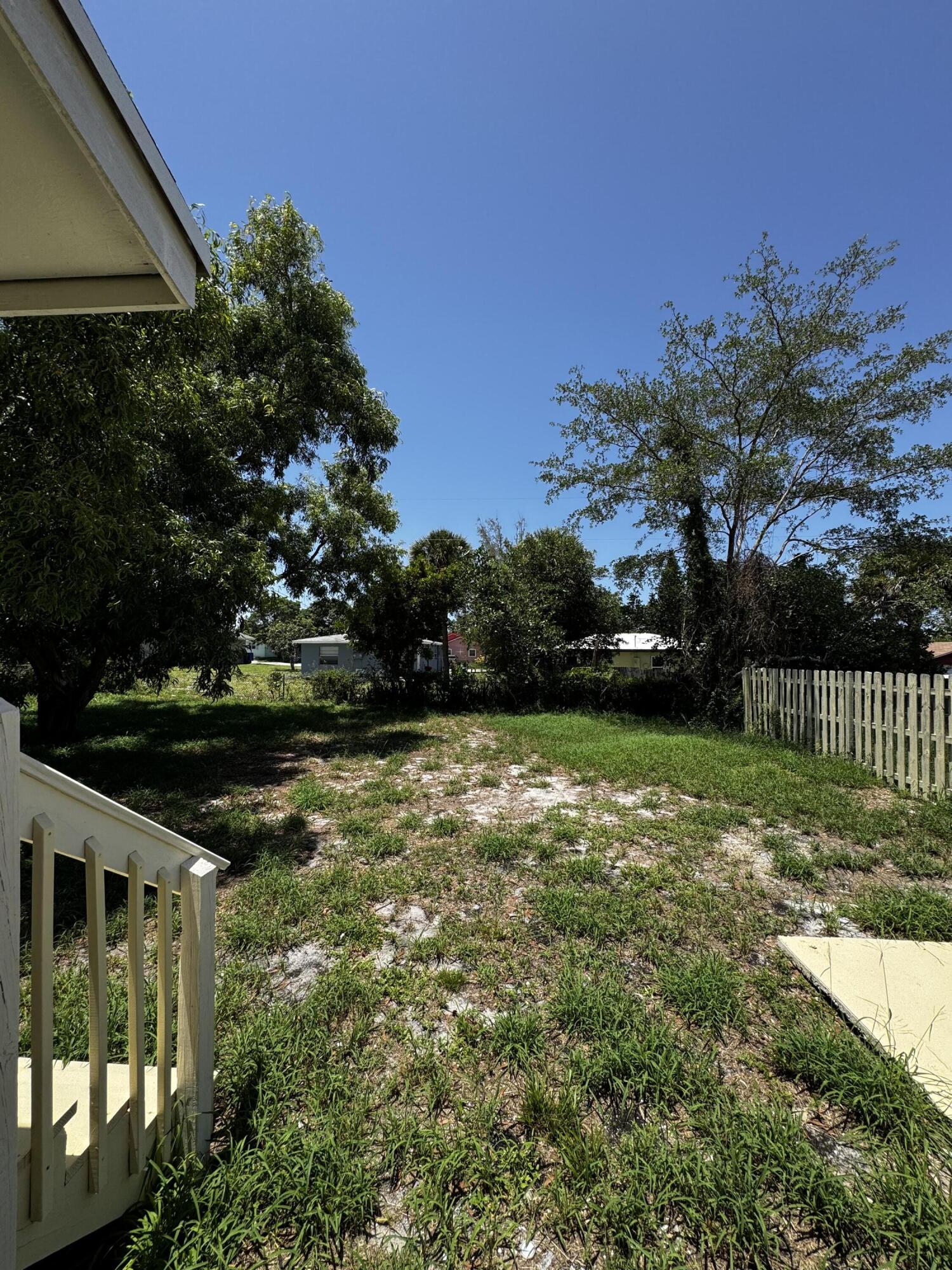 1464 W 32nd Street Property Photo 27