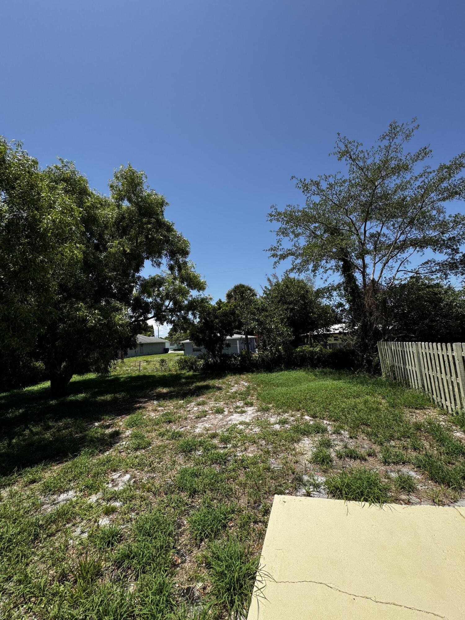 1464 W 32nd Street Property Photo 28