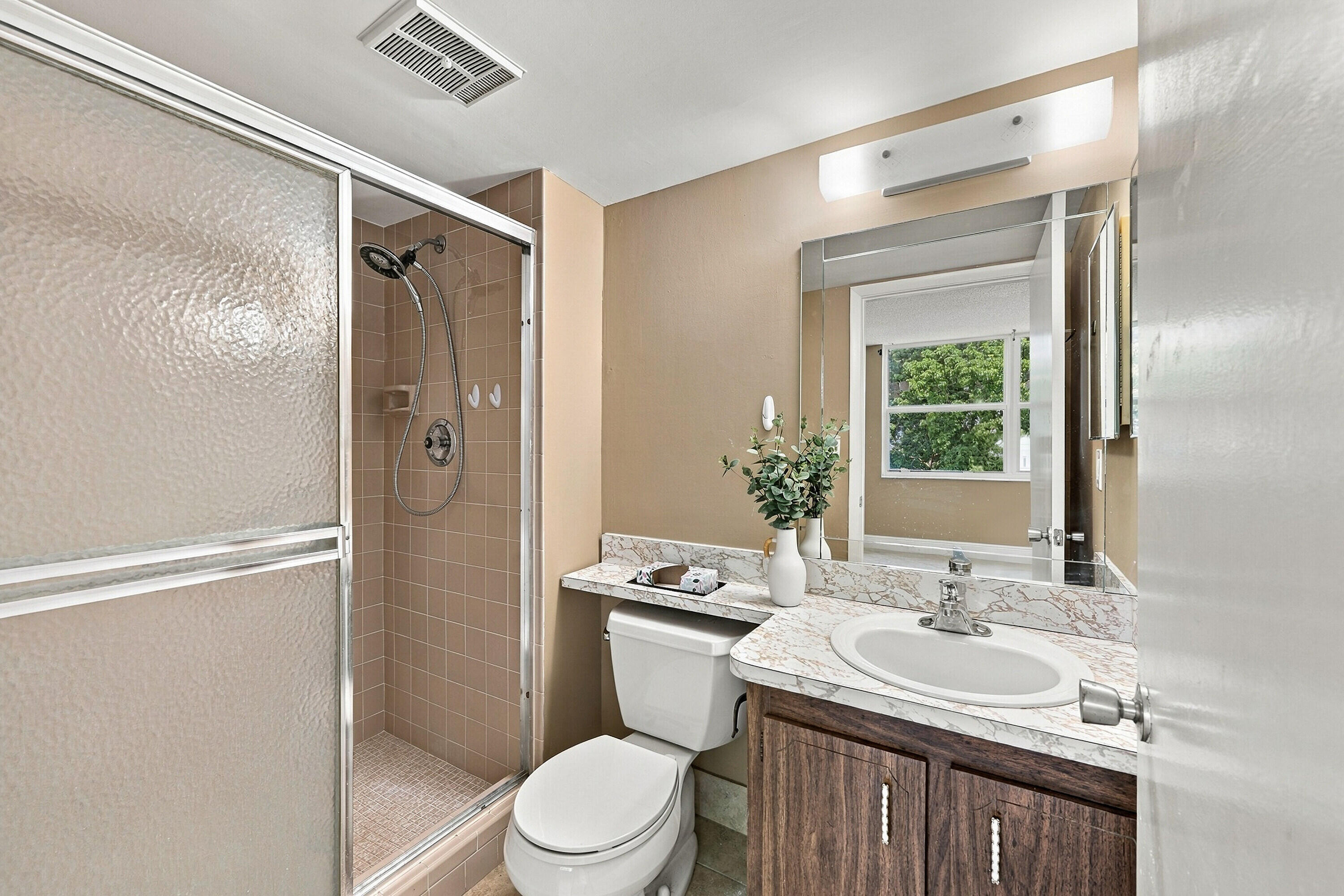 7680 Nw 18th Street 406 Property Photo 7