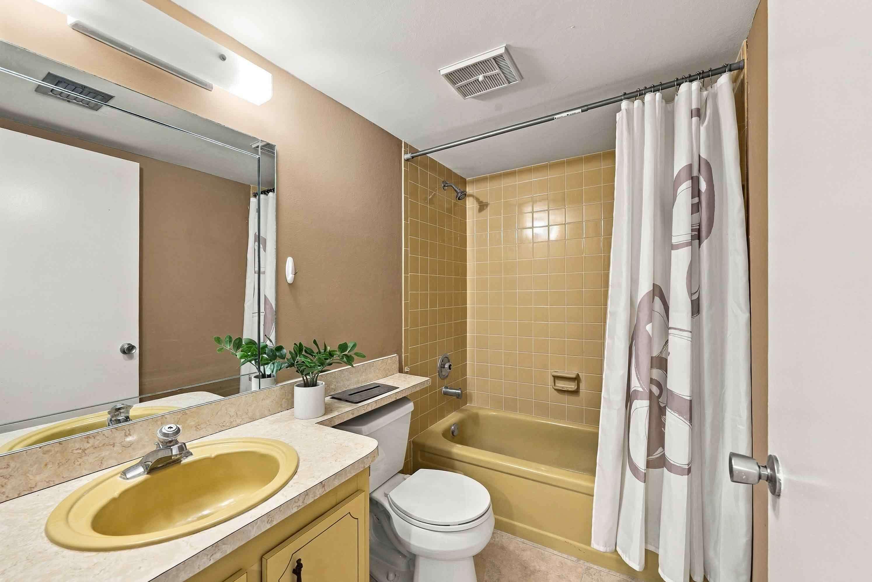7680 Nw 18th Street 406 Property Photo 12