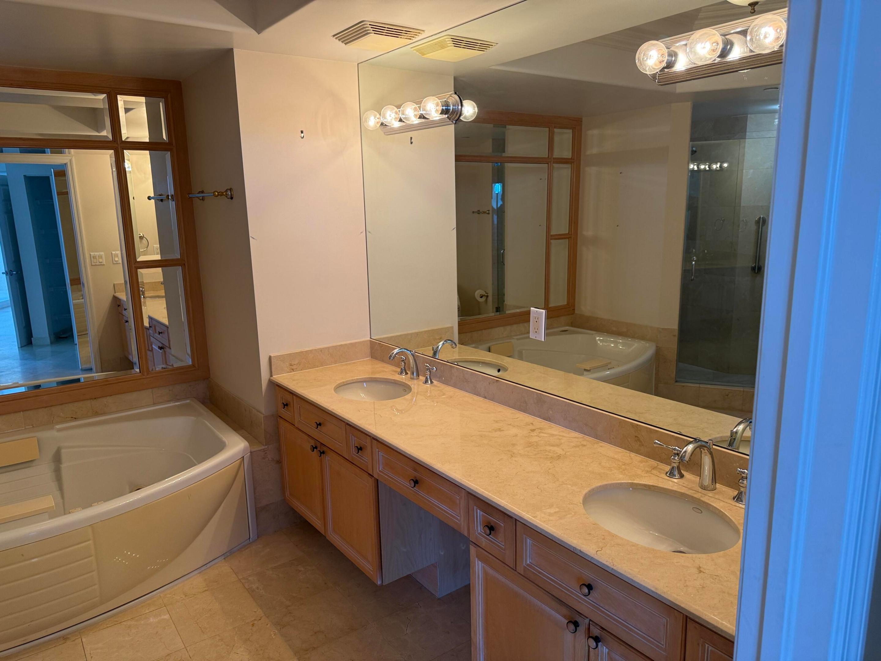 3200 N Ocean Boulevard 2103 Property Photo 16
