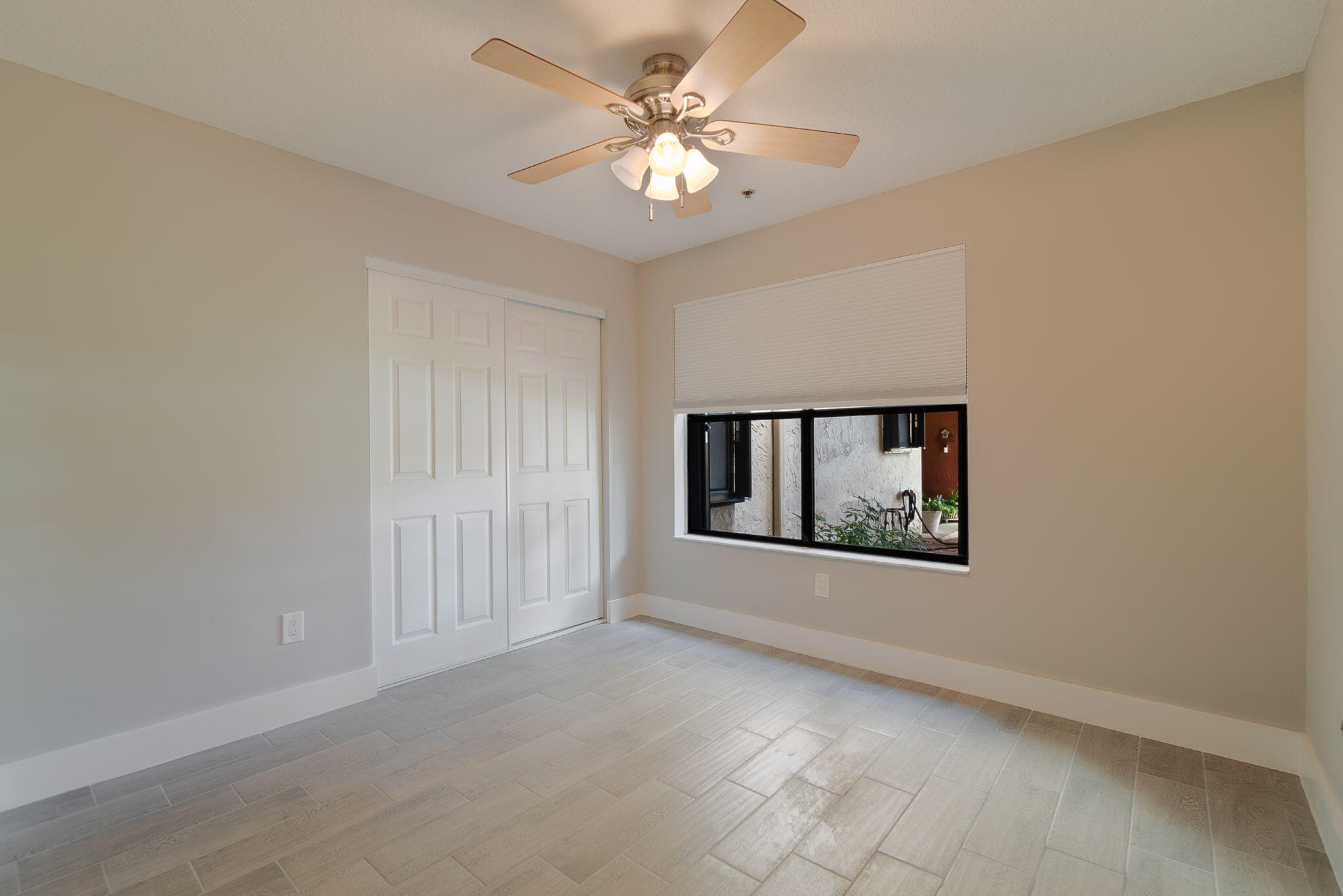 B26046946 Property Photo 12