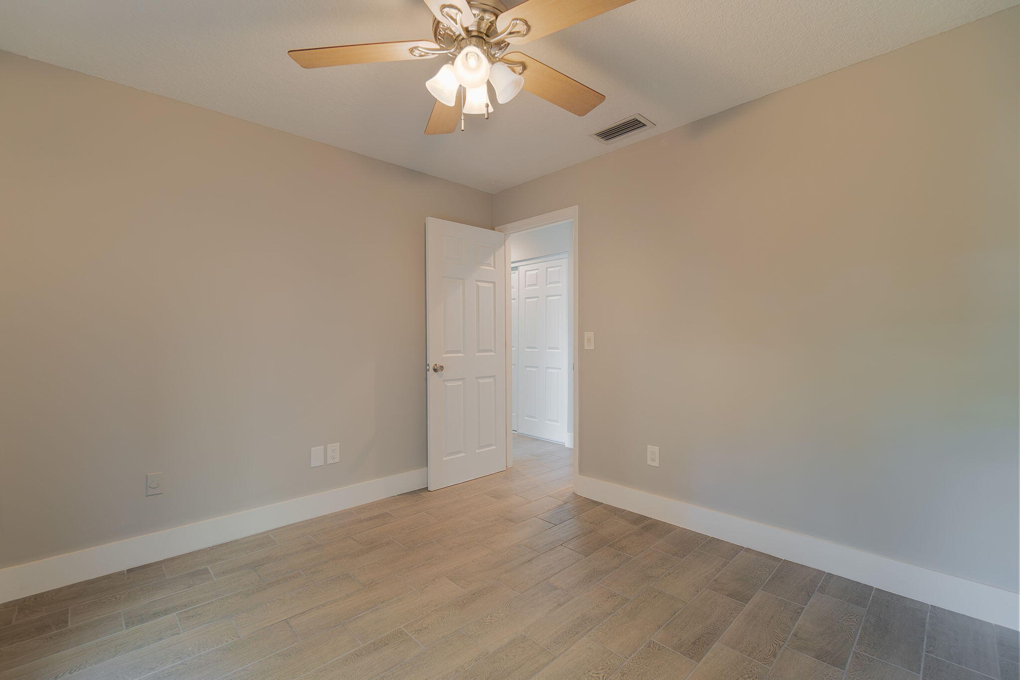 B26046946 Property Photo 13