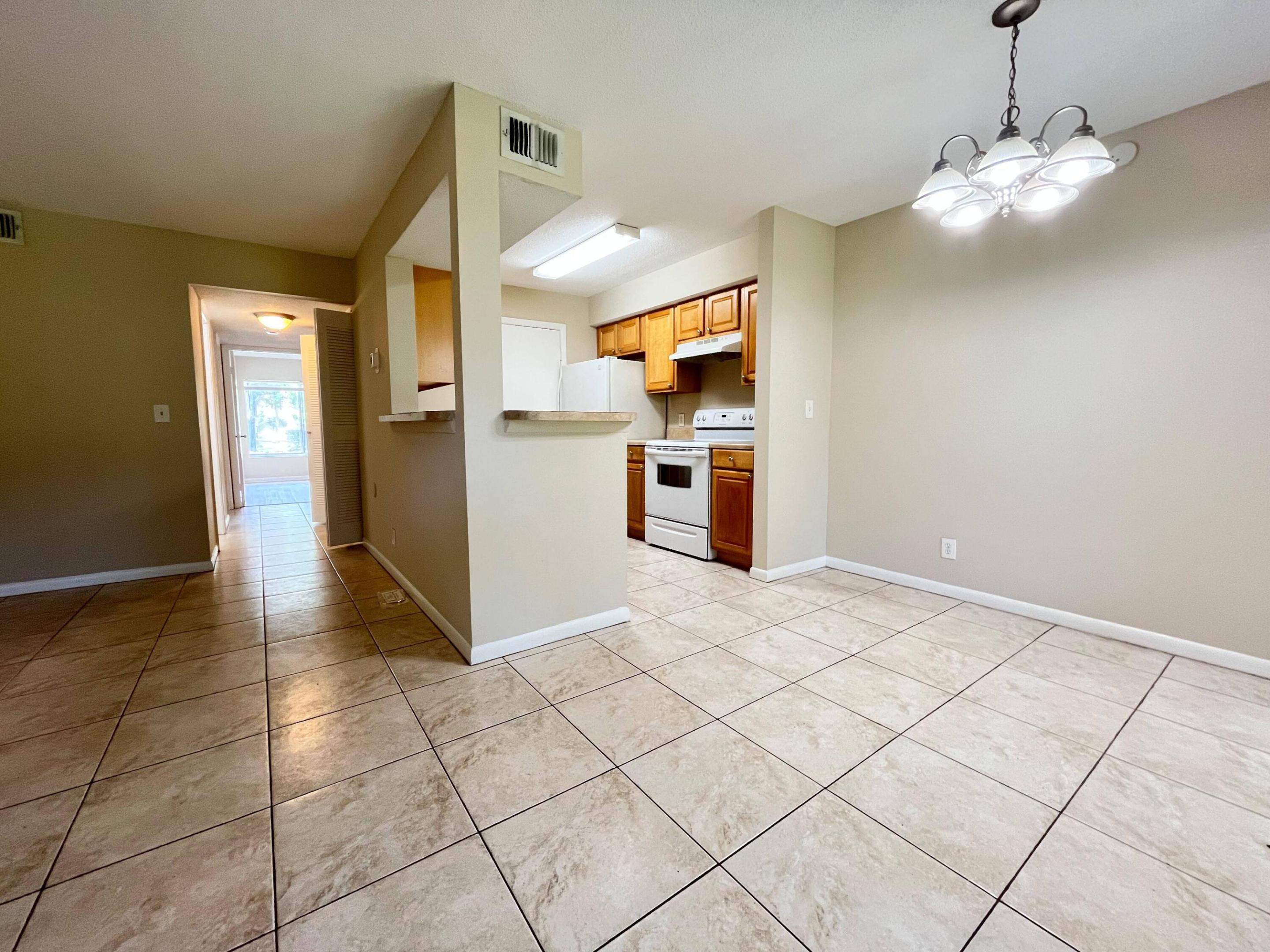 815 W Boynton Beach Boulevard 1-106 Property Photo 4