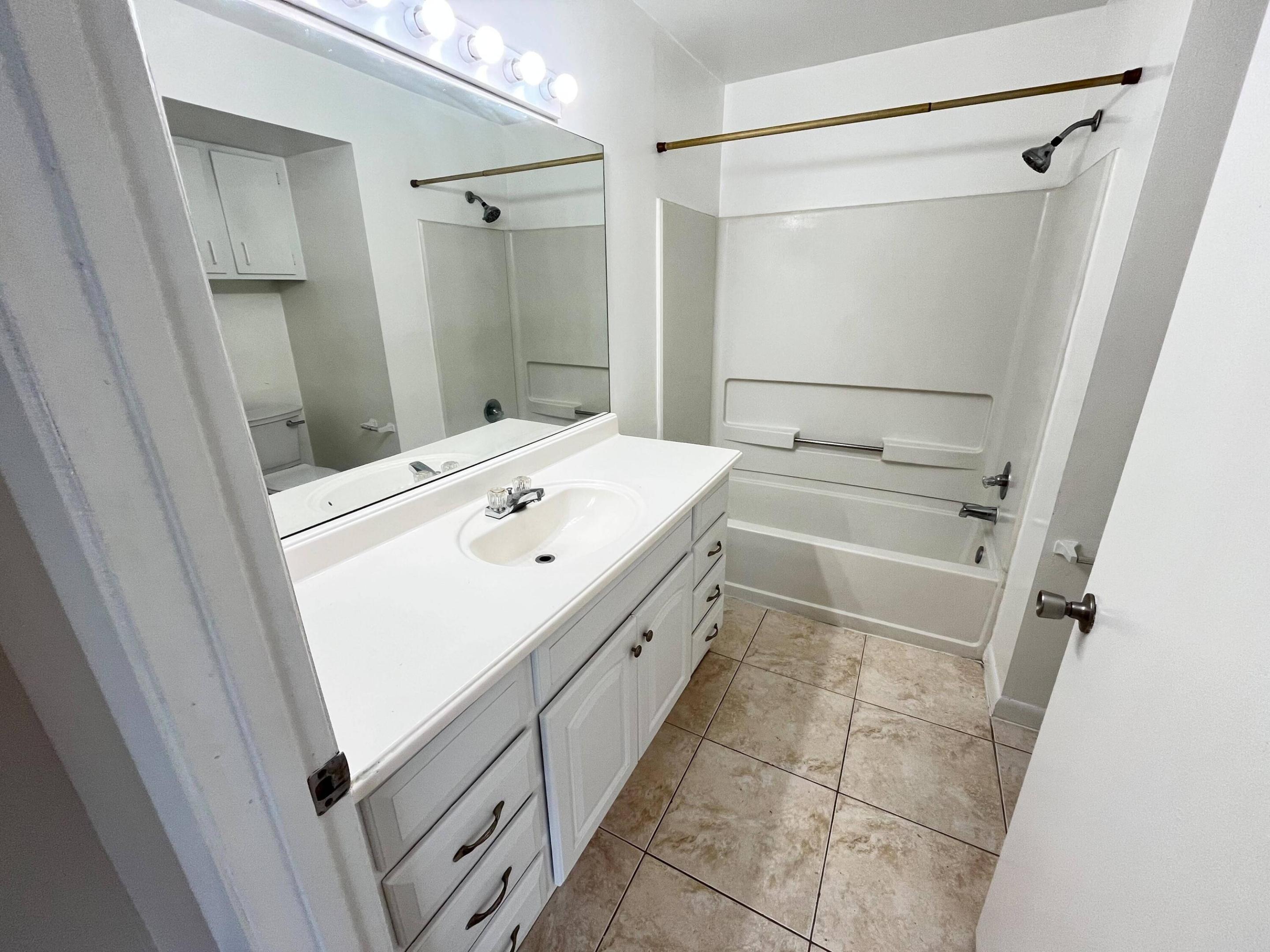 815 W Boynton Beach Boulevard 1-106 Property Photo 6