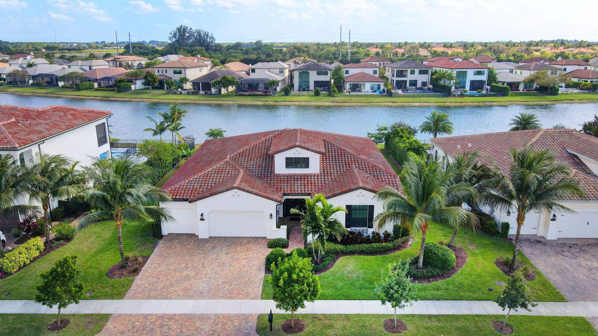 8212 Grand Prix Lane Property Photo 12