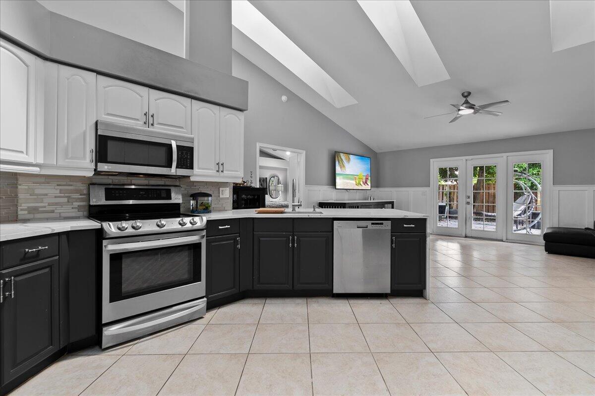 1560 Yachtman Place Property Photo 7