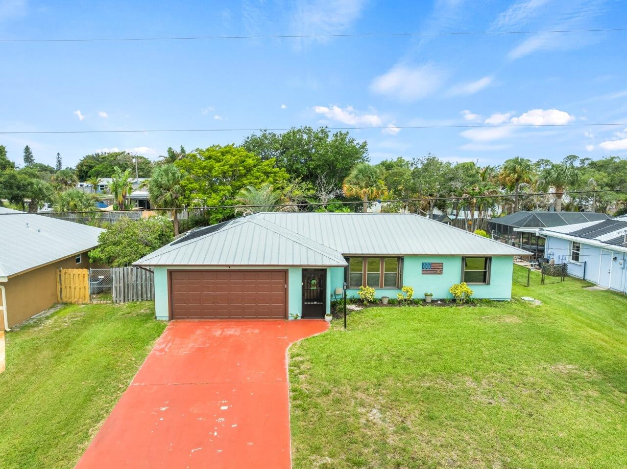 1636 Ne Darlich Avenue Property Photo 1