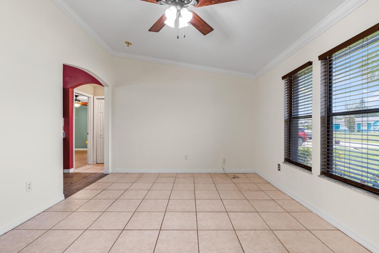 1636 Ne Darlich Avenue Property Photo 7
