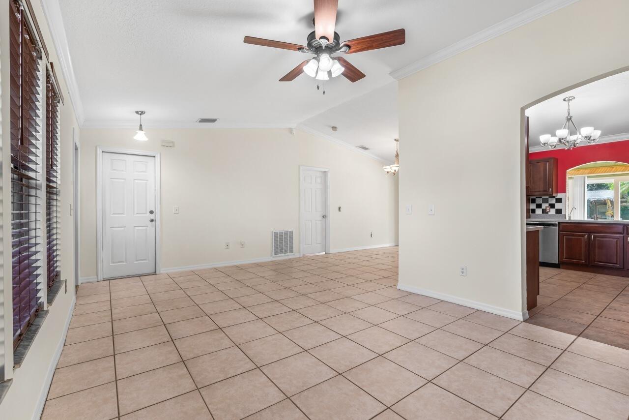1636 Ne Darlich Avenue Property Photo 8