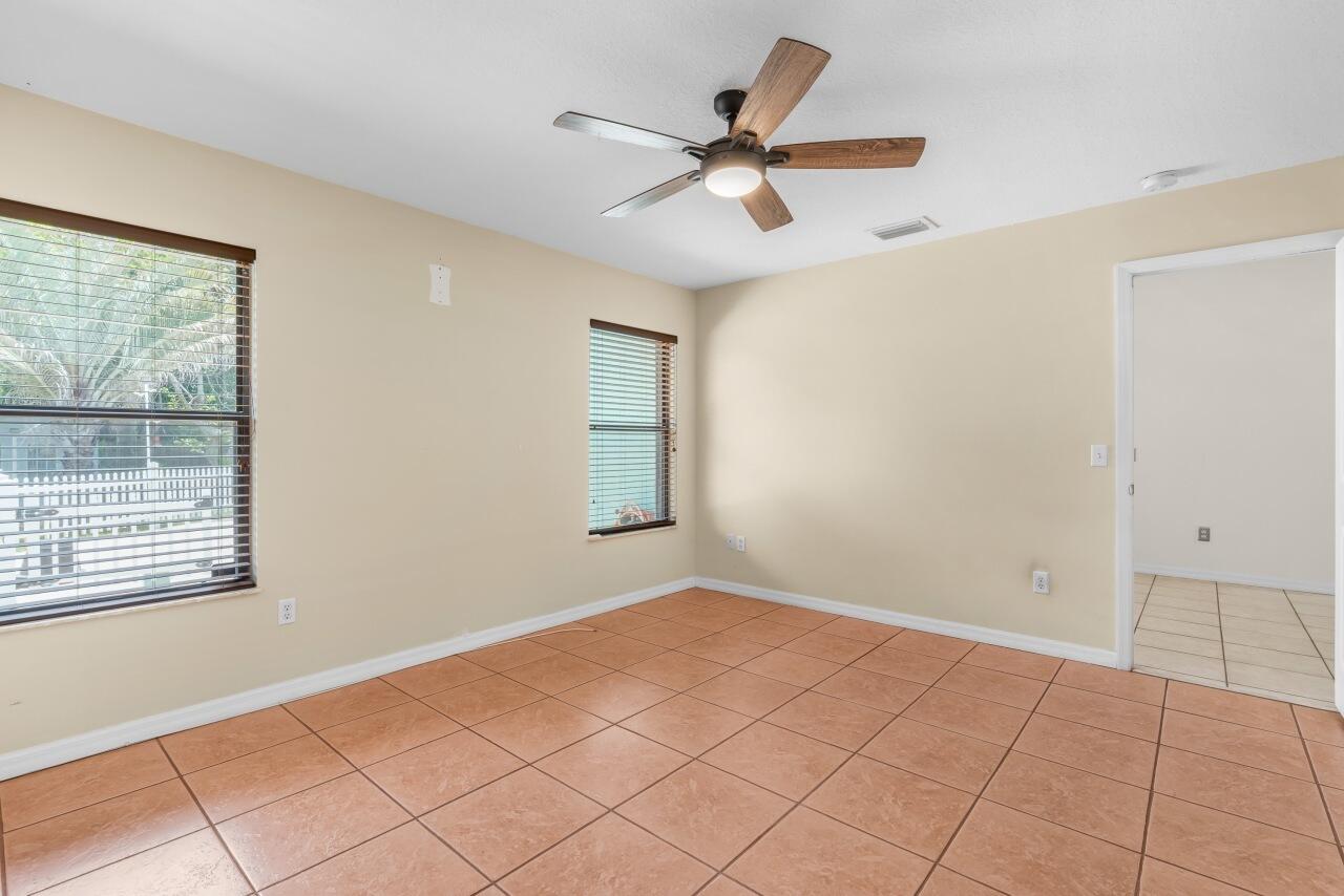 1636 Ne Darlich Avenue Property Photo 21