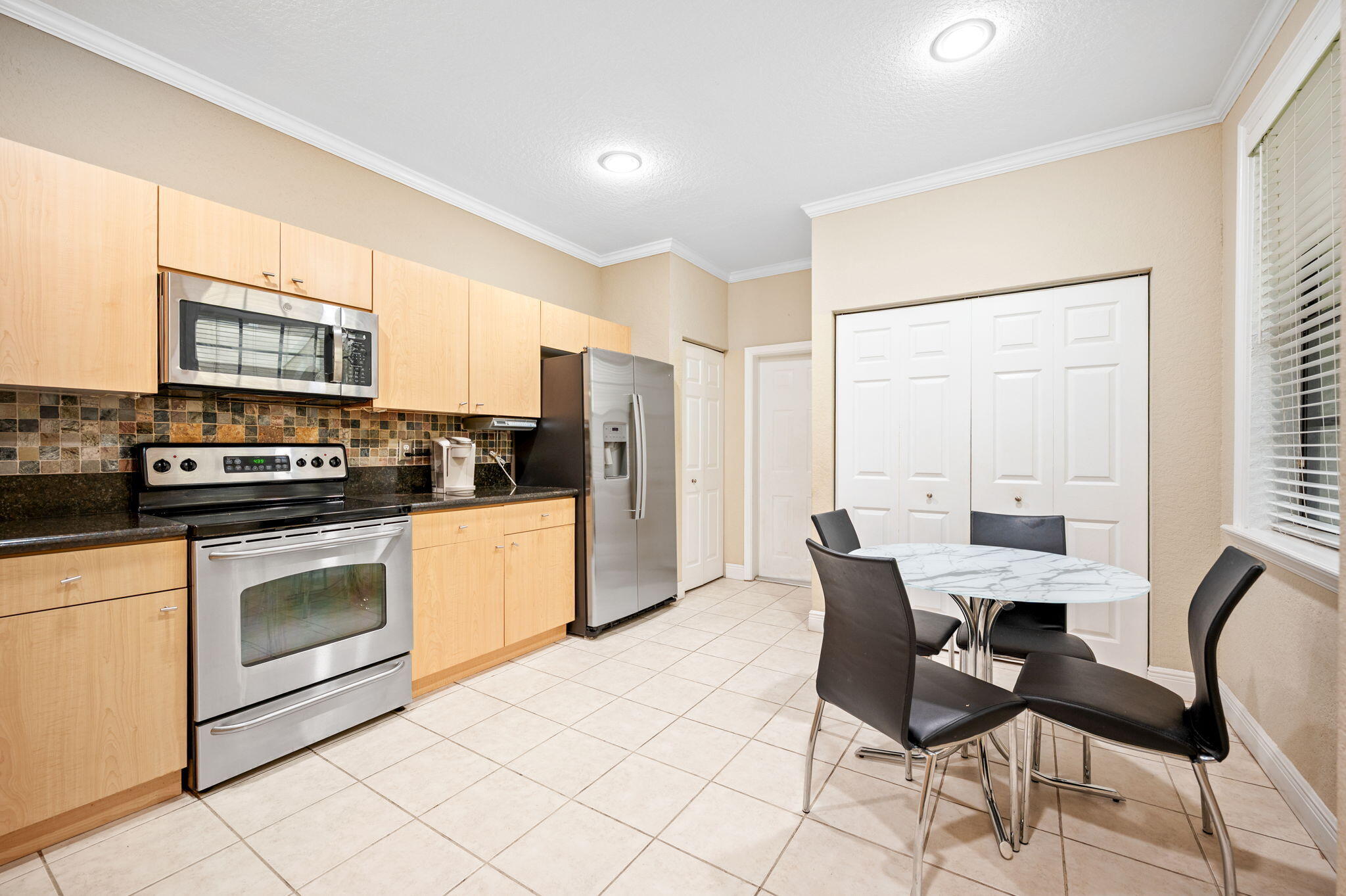 4212 Vineyard Circle Property Photo 6