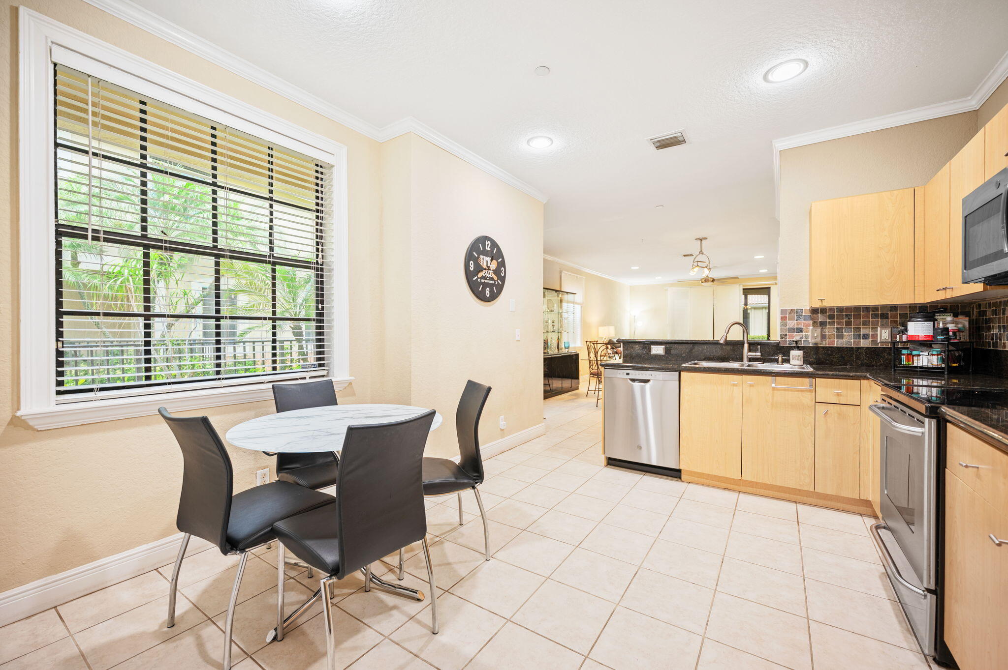 4212 Vineyard Circle Property Photo 7