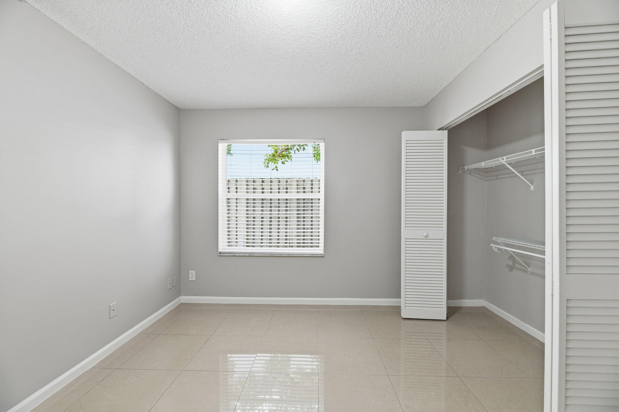 5477 Nw 44th Way Property Photo 17