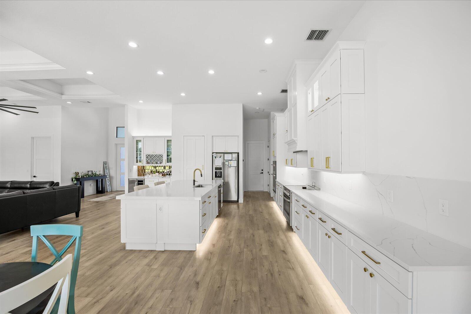 896 Sw Squire Johns Lane Property Photo 13