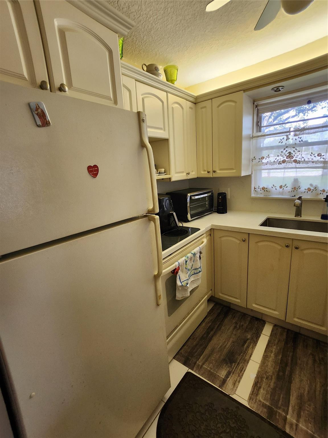 104 Westbury E Property Photo 10