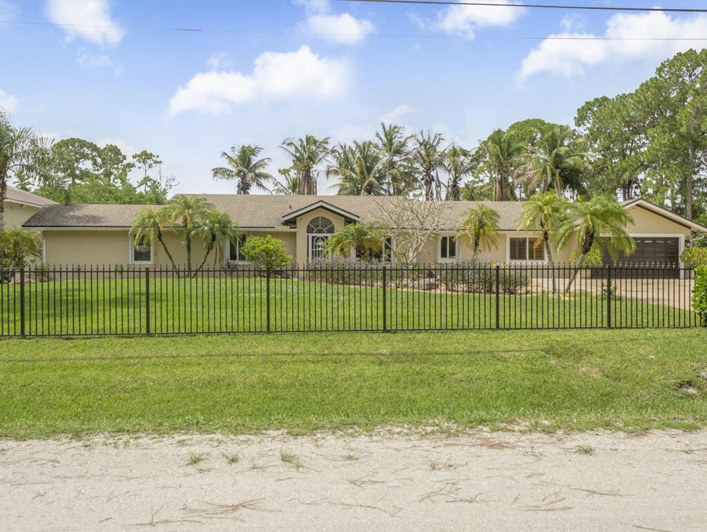 13676 N 85th Road N Property Photo 2