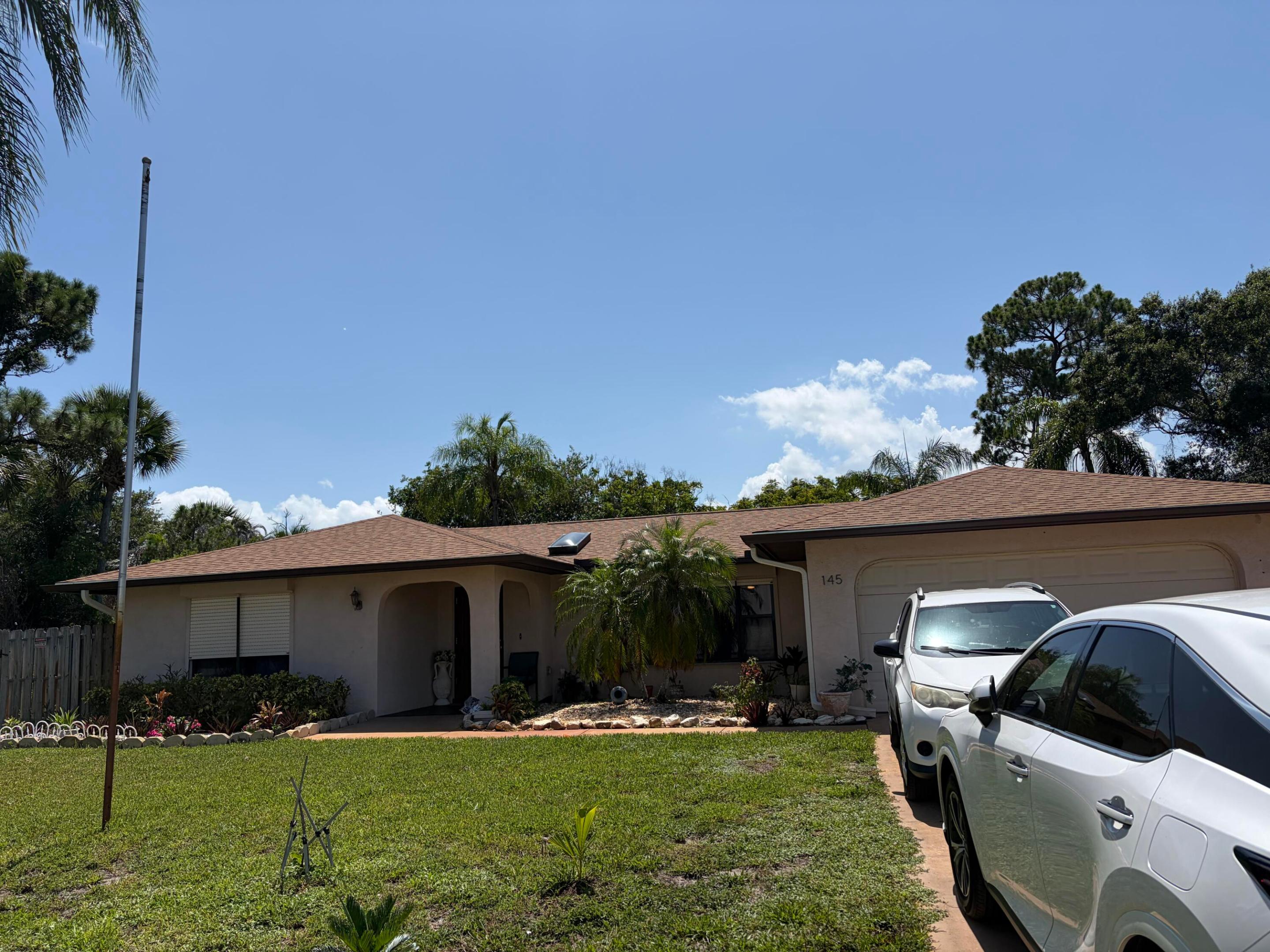 145 Se Fallon Drive Property Photo 1