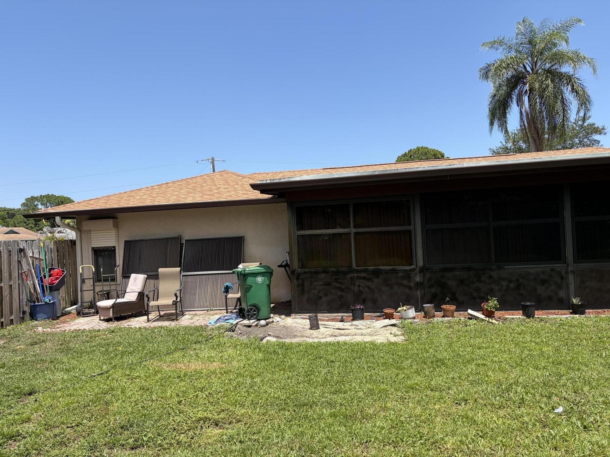 145 Se Fallon Drive Property Photo 10