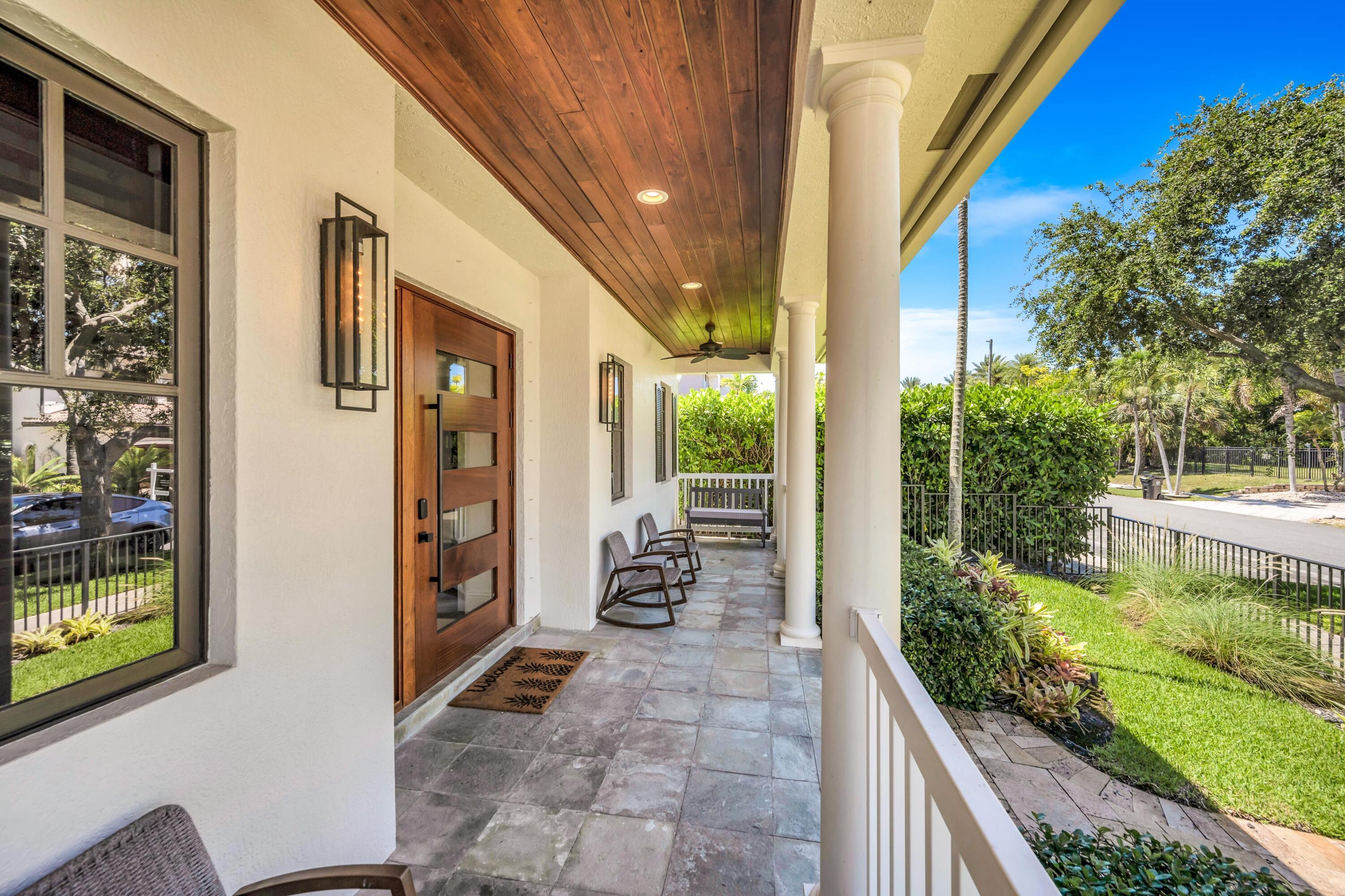 1958 Harbourview Drive Property Photo 11