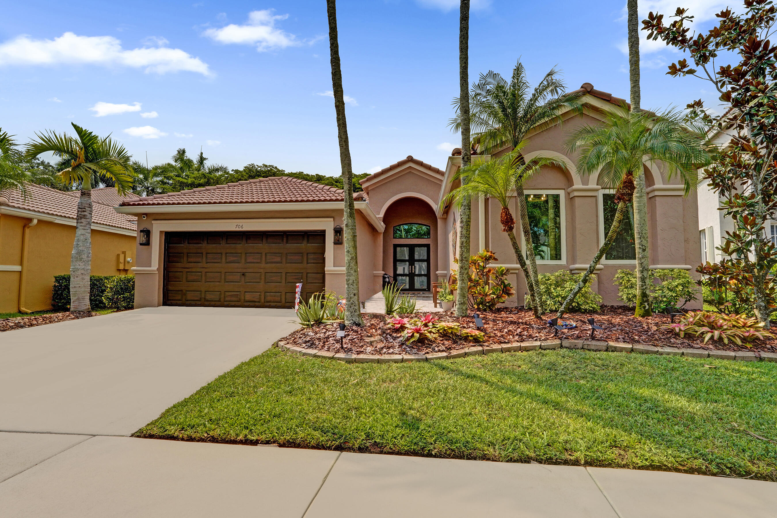 706 Tulip Circle Property Photo 2