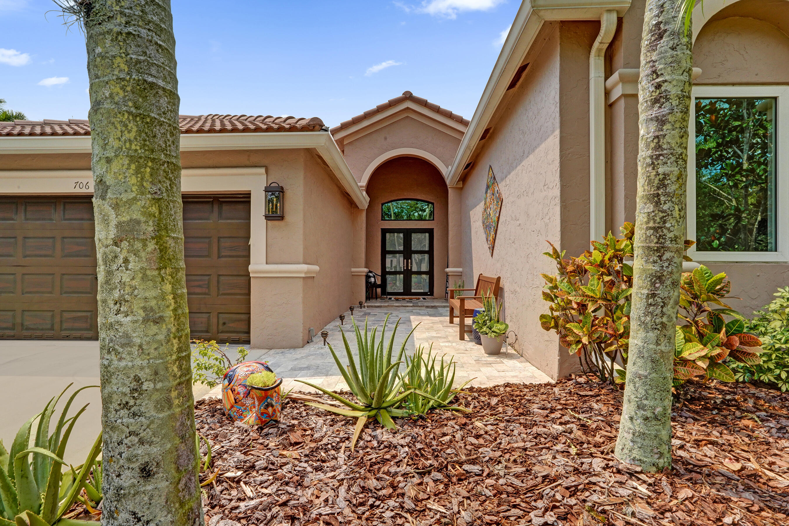 706 Tulip Circle Property Photo 3