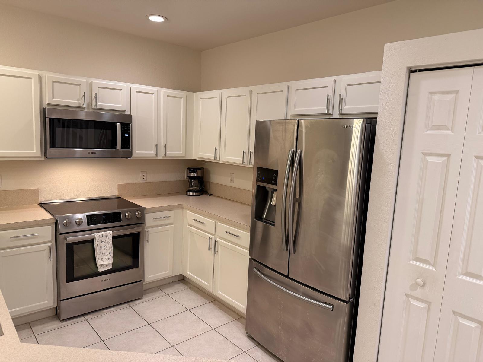 13428 Georgian Court Property Photo 7